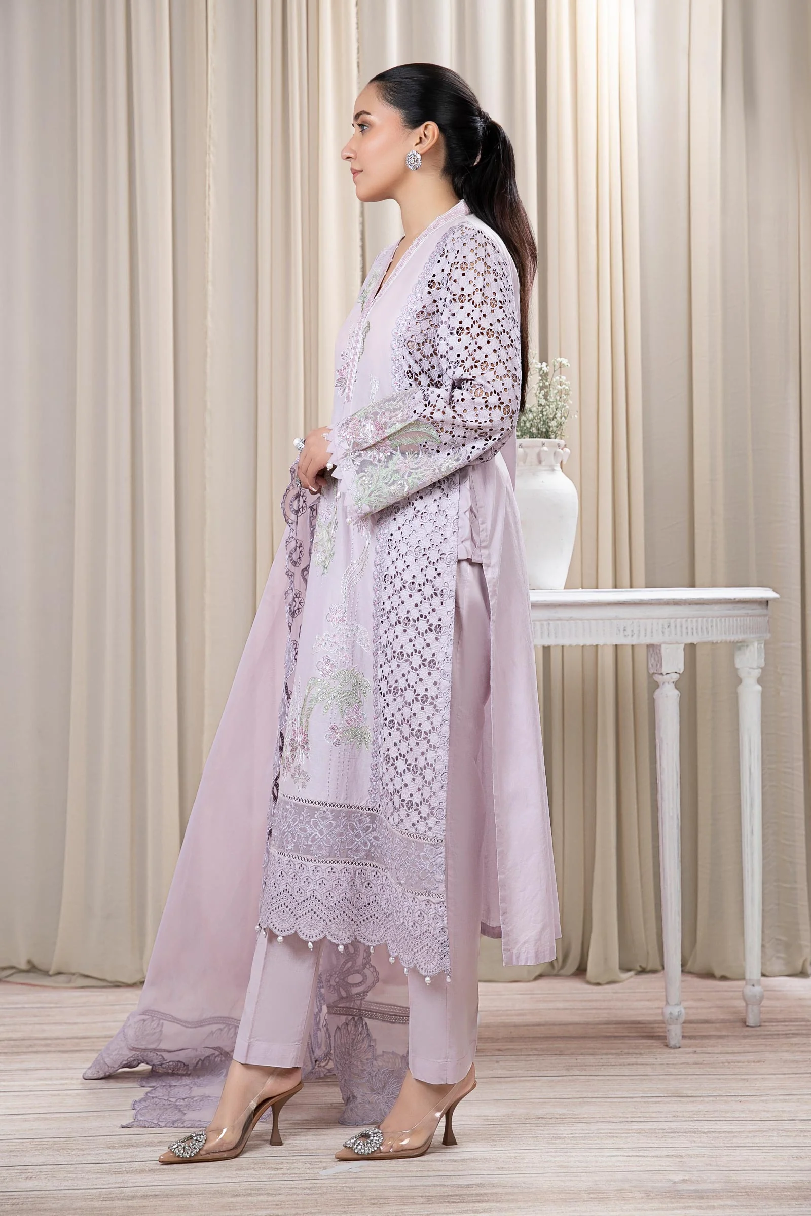 3 Piece Embroidered Lawn Suit - Image 6