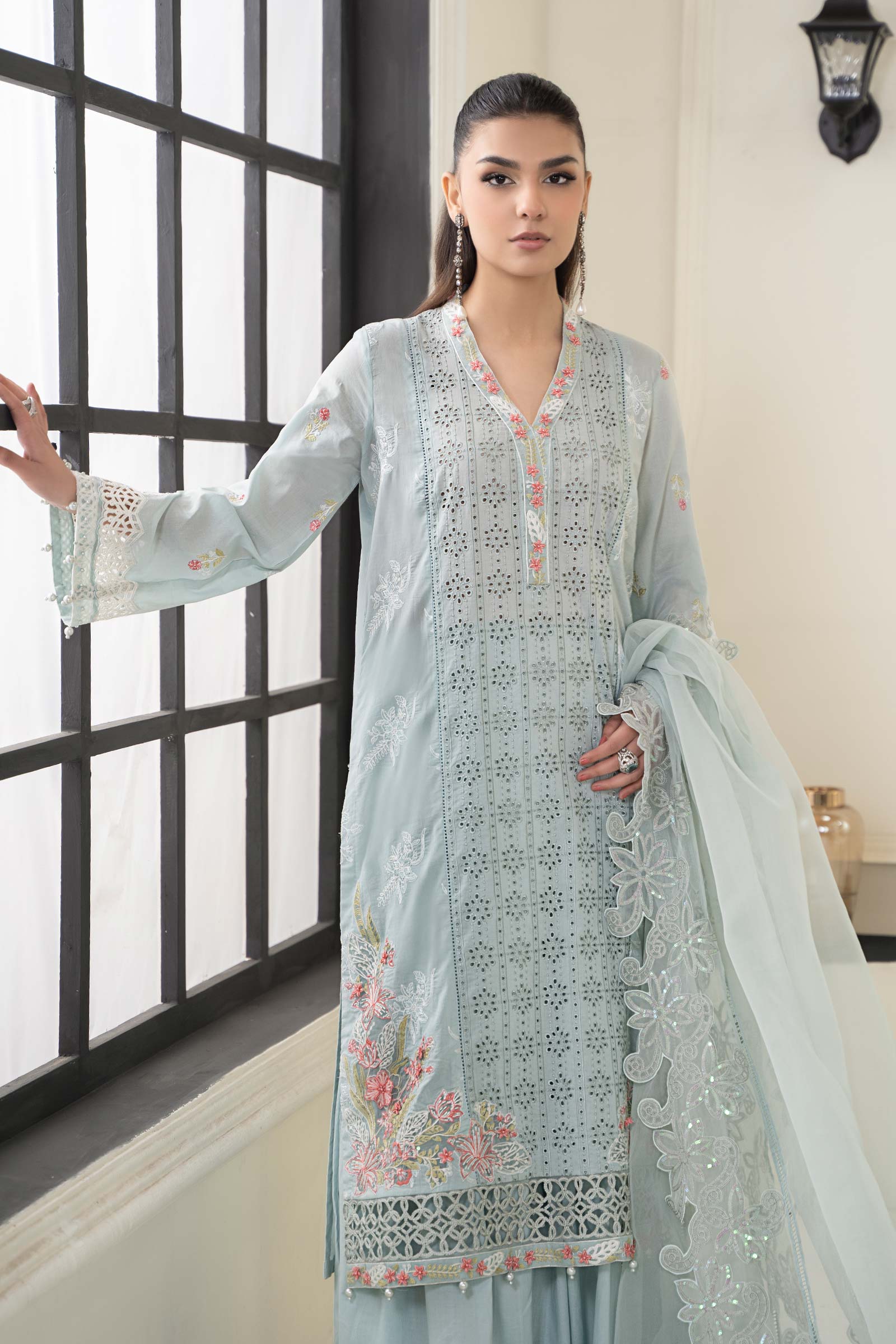 3 Piece Embroidered Lawn Suit - Image 3