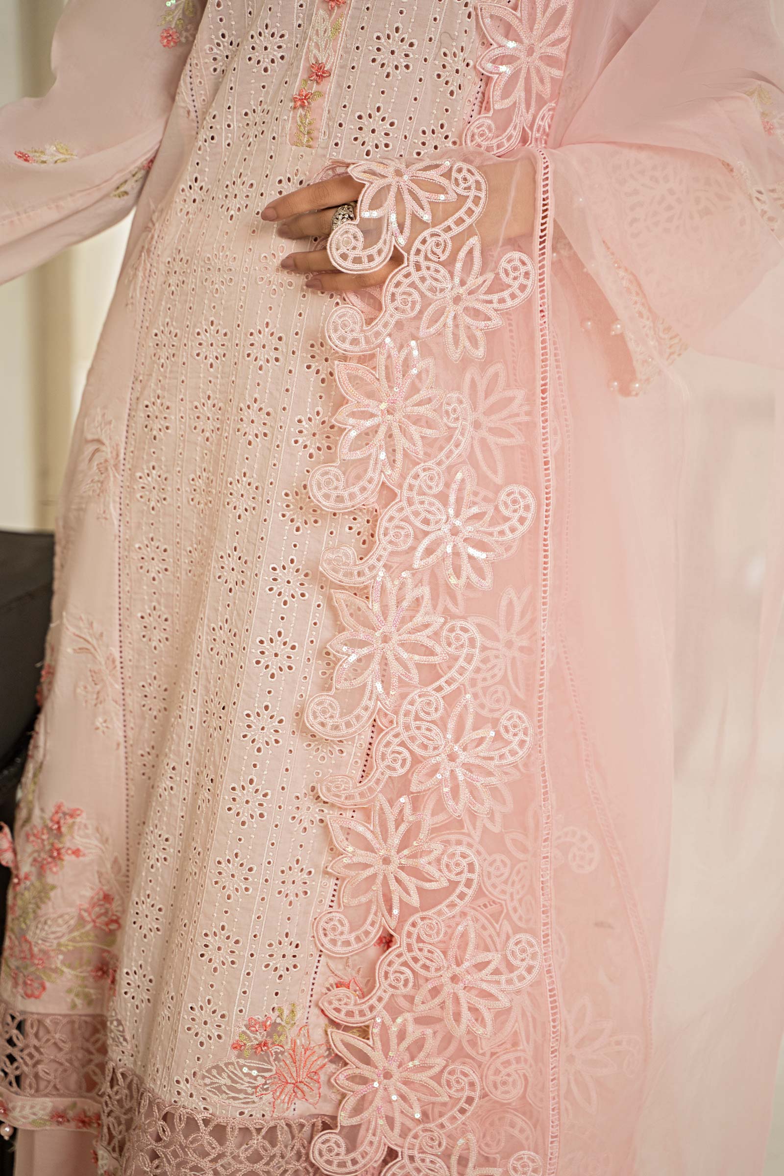 3 Piece Embroidered Lawn Suit - Image 6