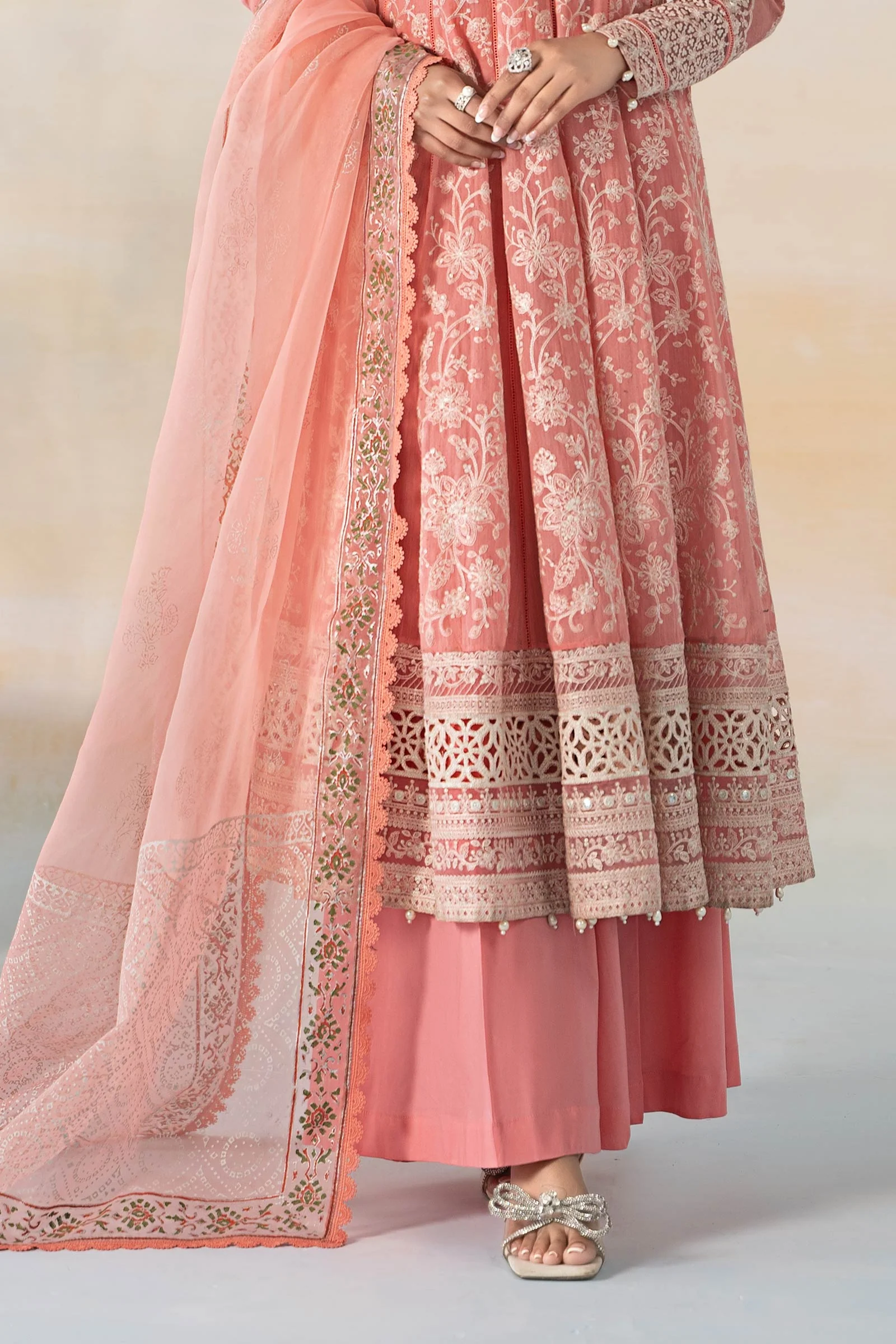 3 Piece Embroidered Lawn Suit - Image 3