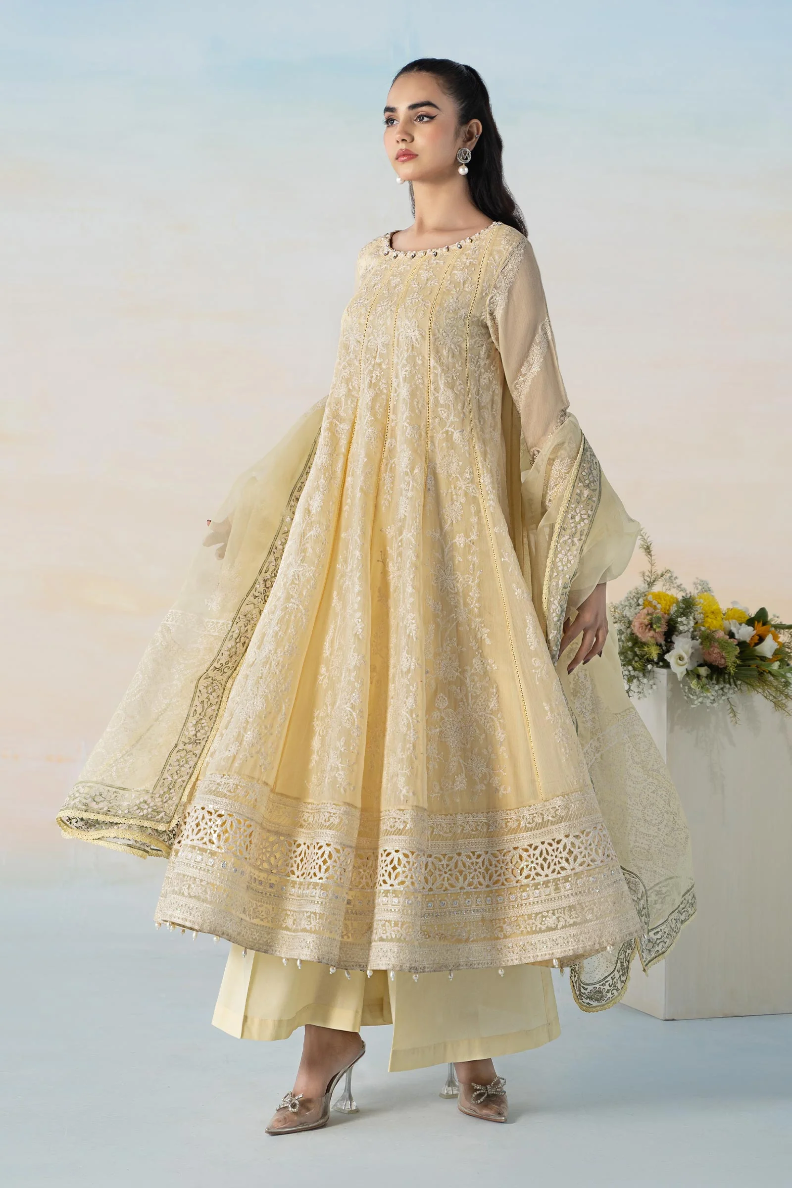 3 Piece Embroidered Lawn Suit - Image 5