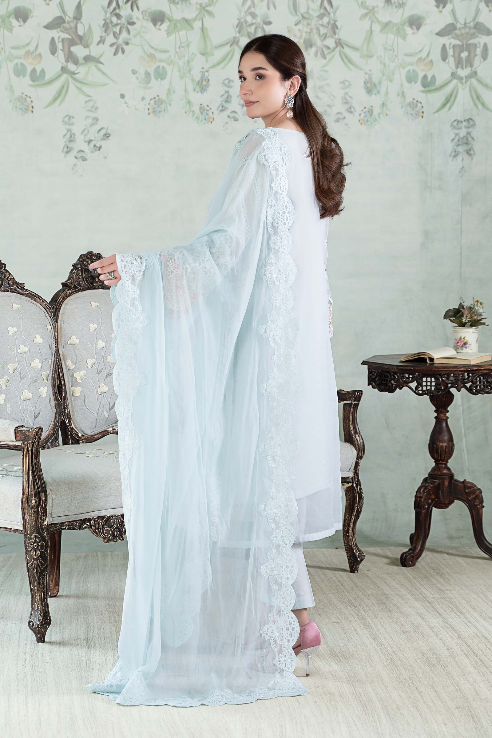 3 Piece Embroidered Lawn Suit - Image 6