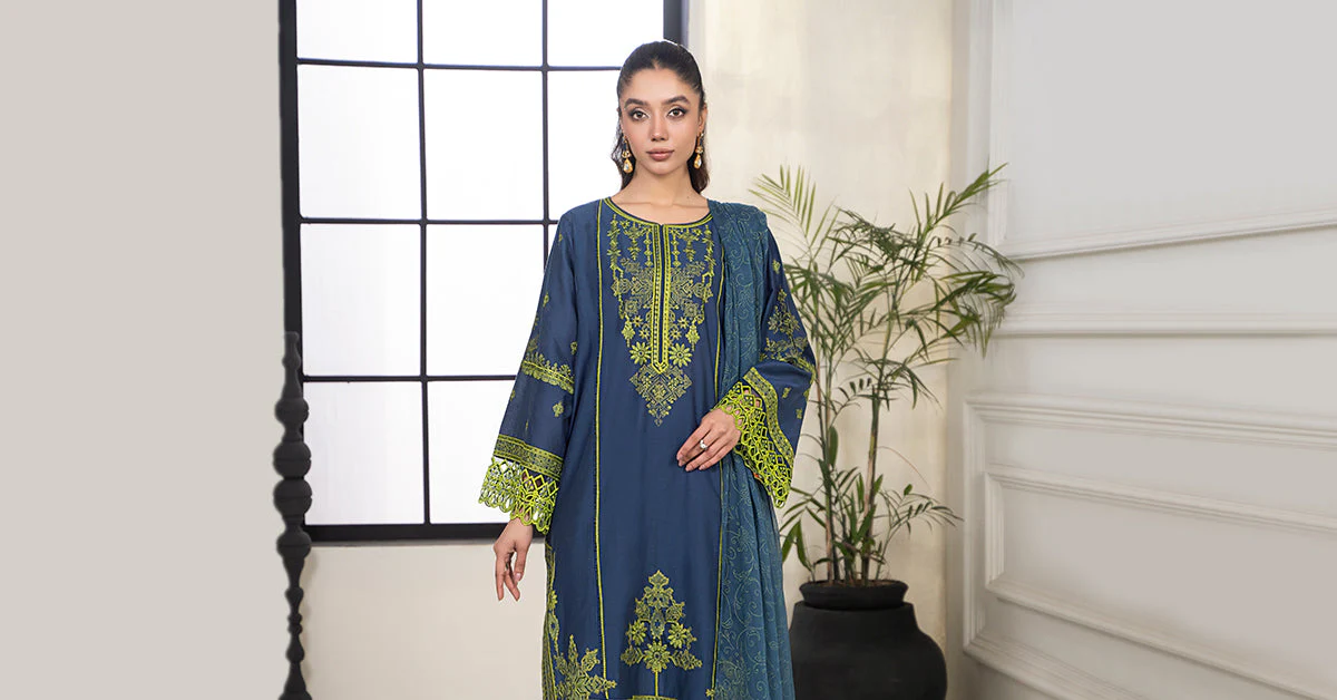 3 Piece Embroidered Lawn Suit - Image 9