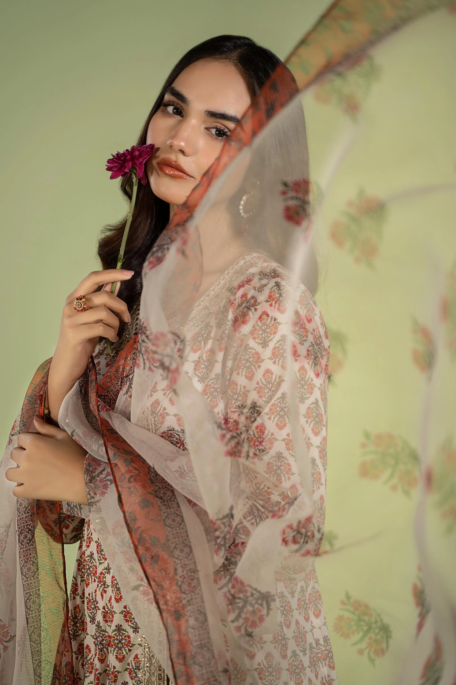 3 Piece Embroidered Lawn Suit - Image 2