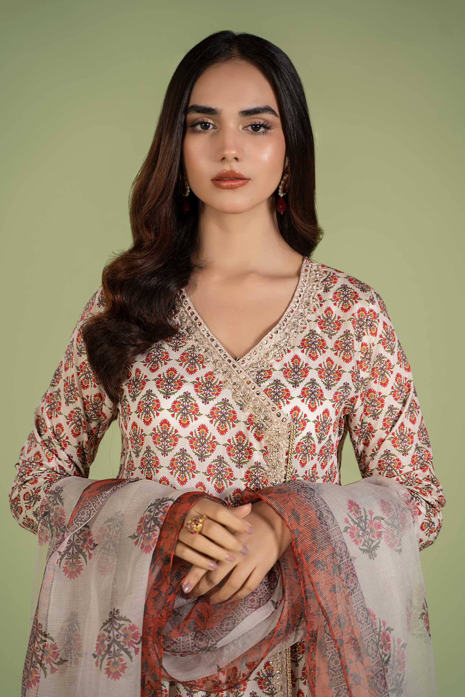 3 Piece Embroidered Lawn Suit - Image 4