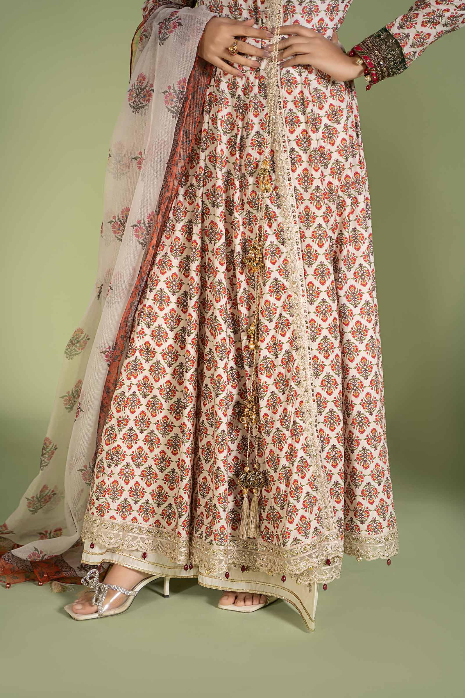 3 Piece Embroidered Lawn Suit - Image 6