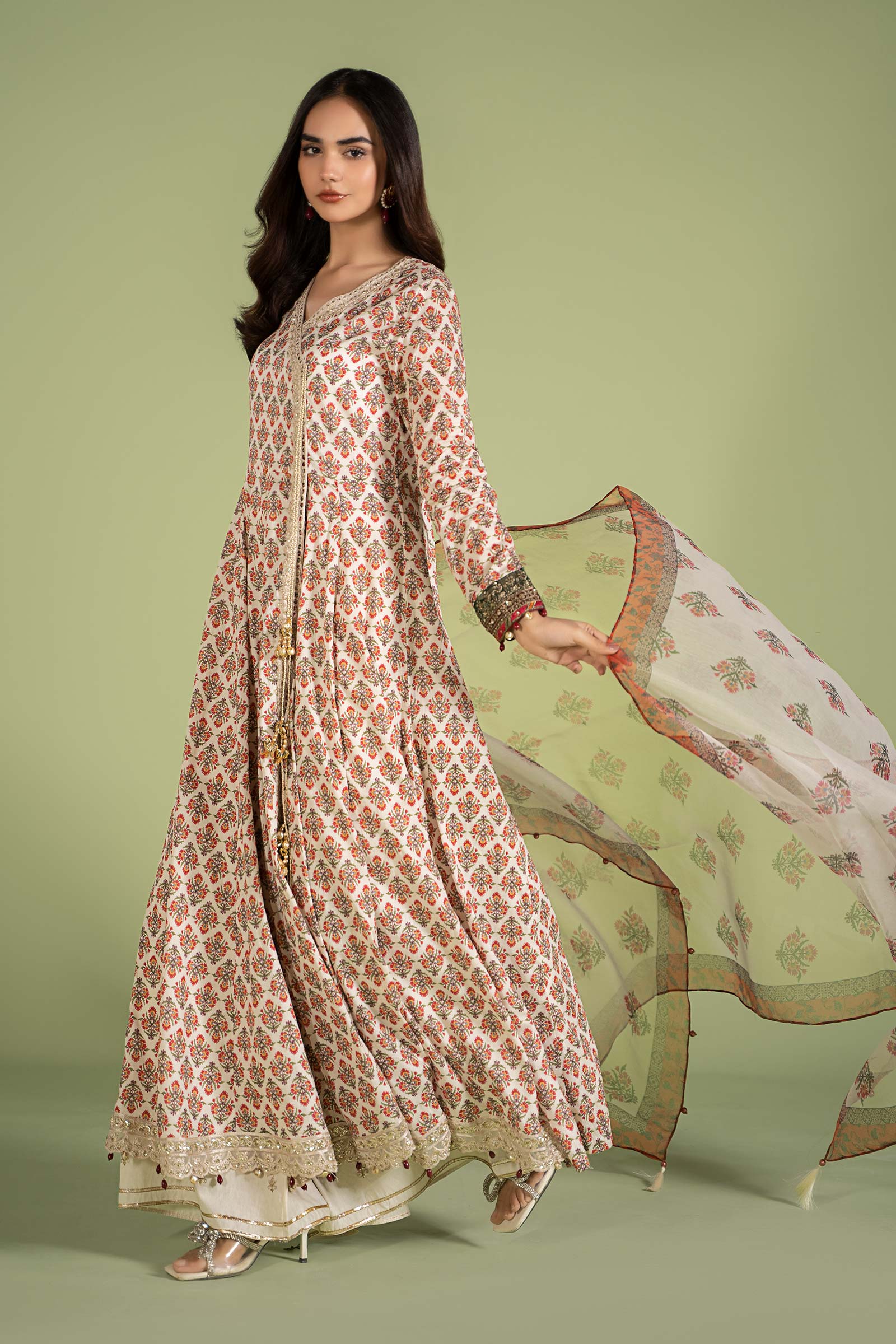 3 Piece Embroidered Lawn Suit - Image 8