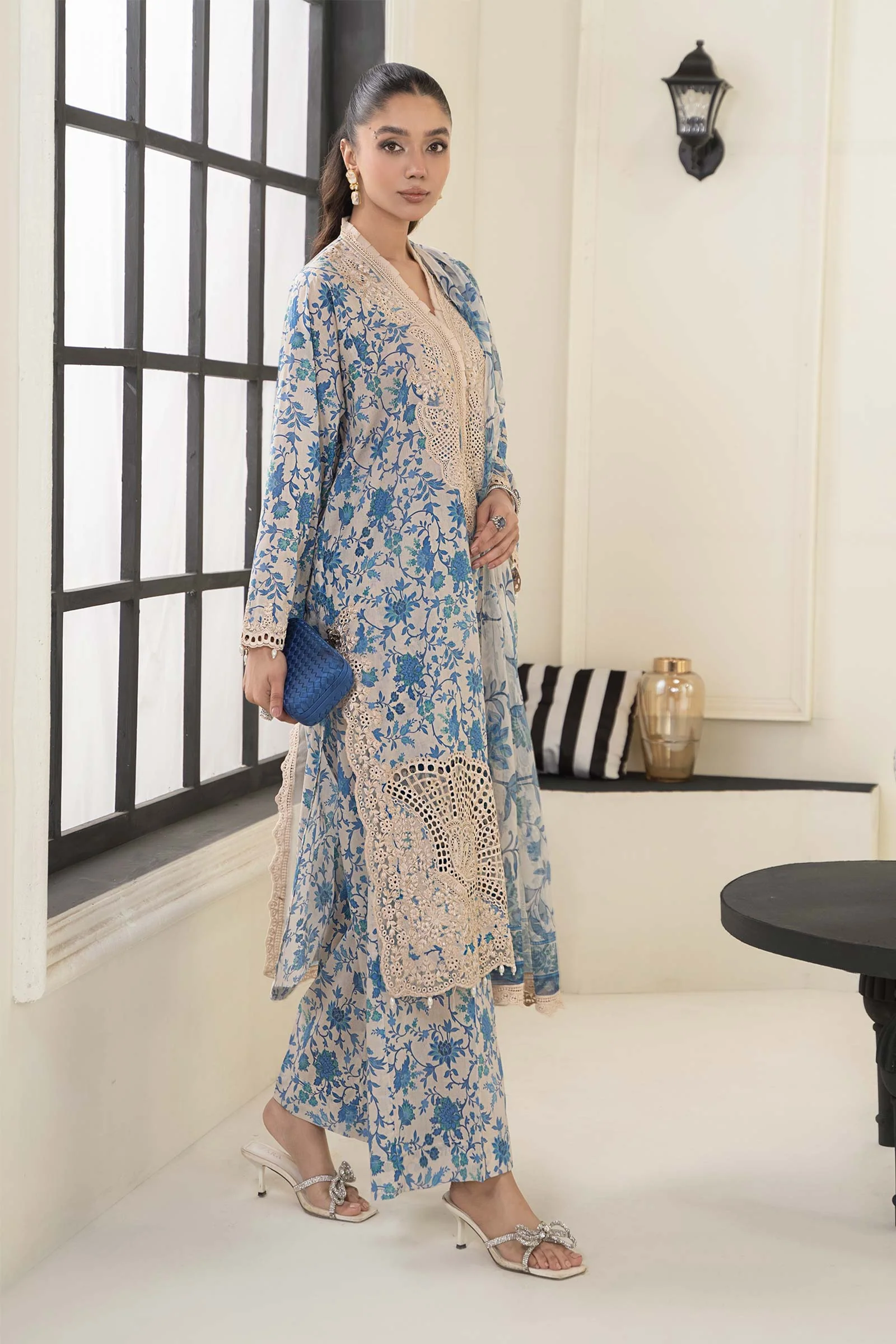 3 Piece Embroidered Lawn Suit - Image 6