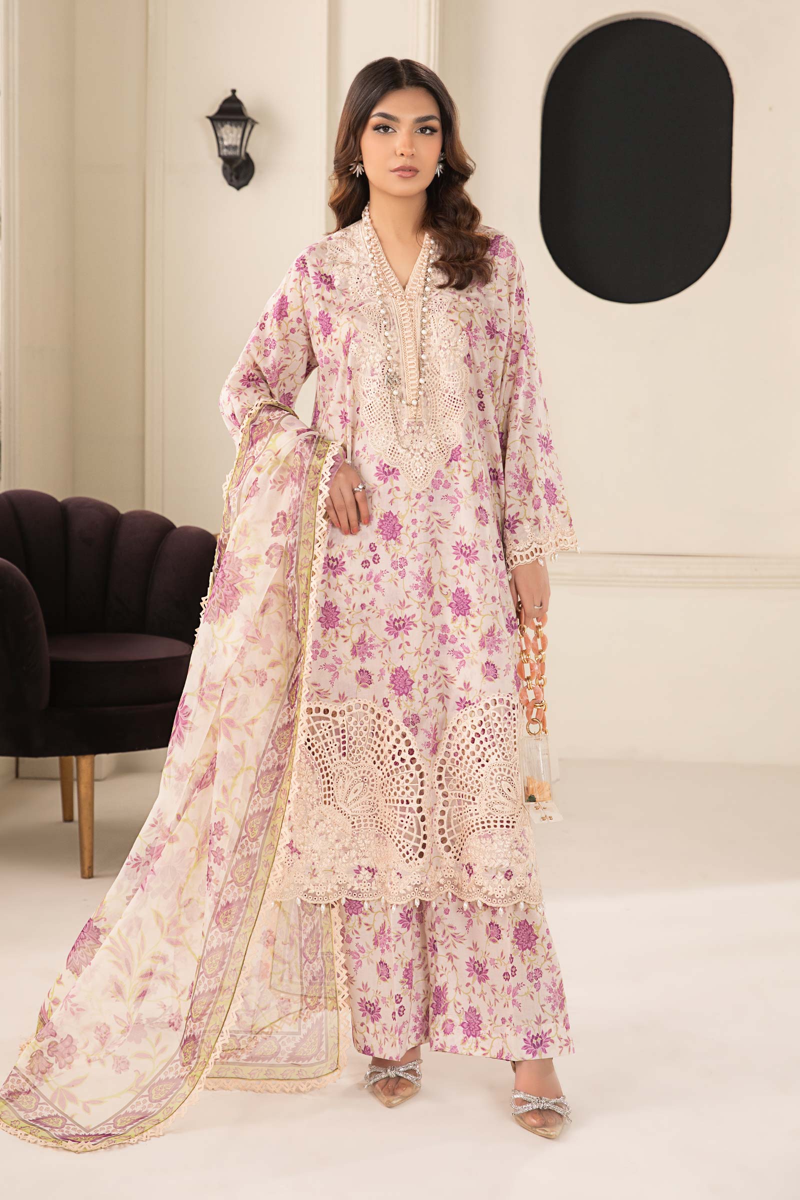 3 Piece Embroidered Lawn Suit - Image 2