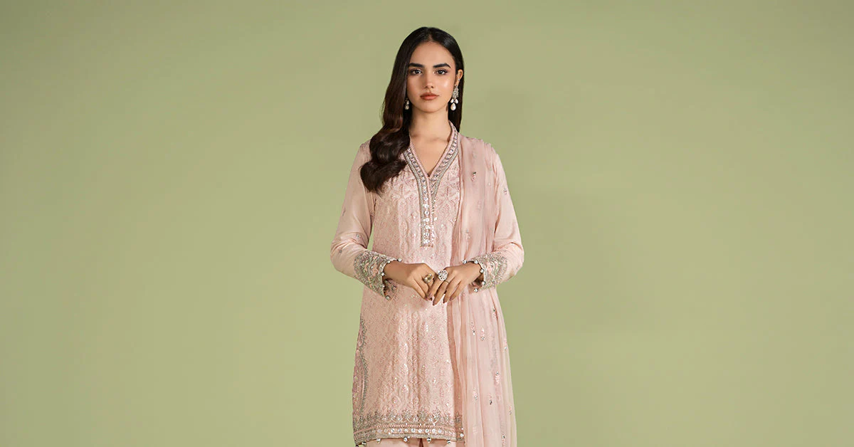 3 Piece Embroidered Lawn Suit - Image 8
