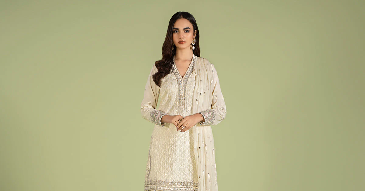 3 Piece Embroidered Lawn Suit - Image 7