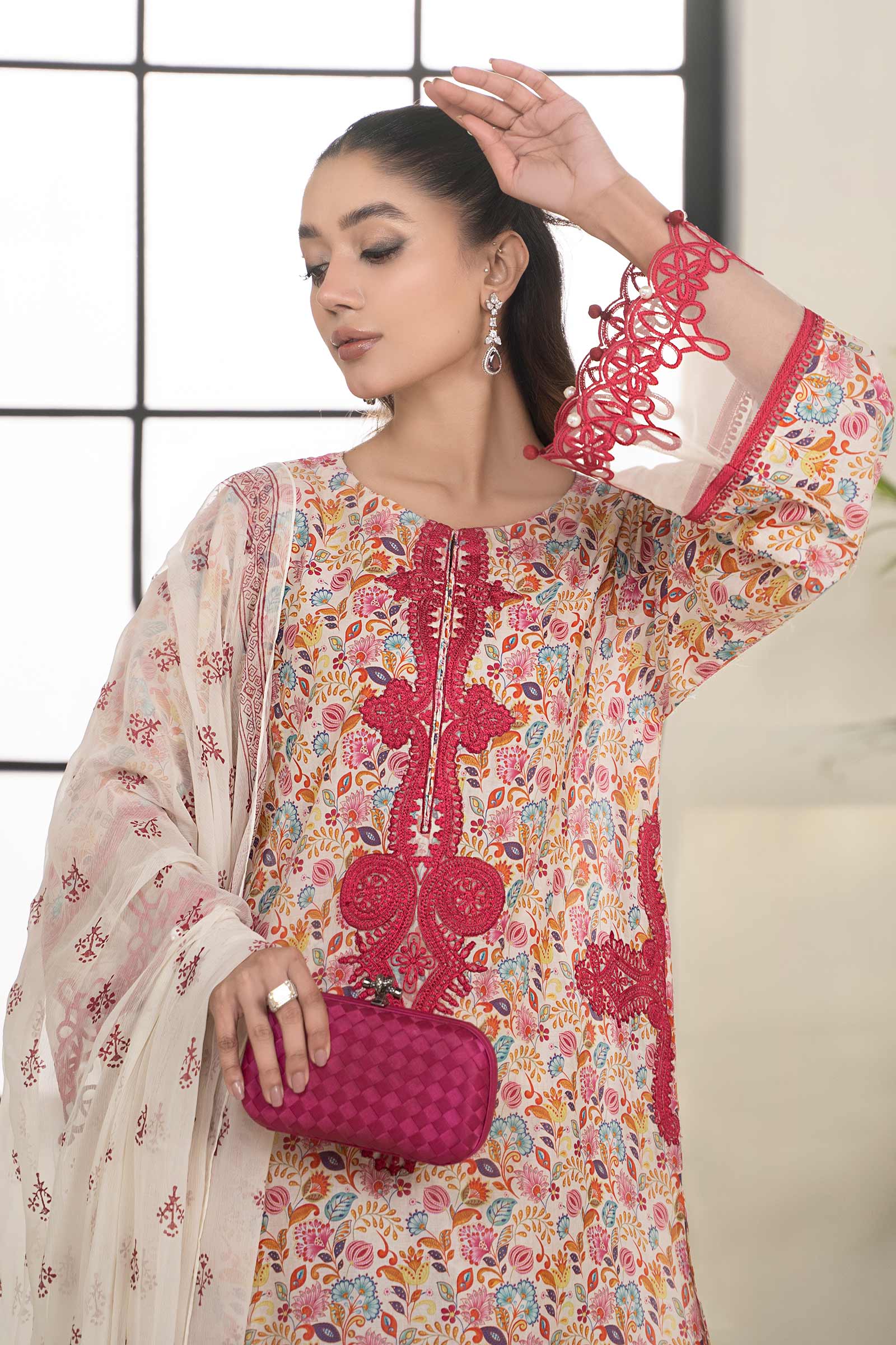 3 Piece Embroidered Lawn Suit - Image 2