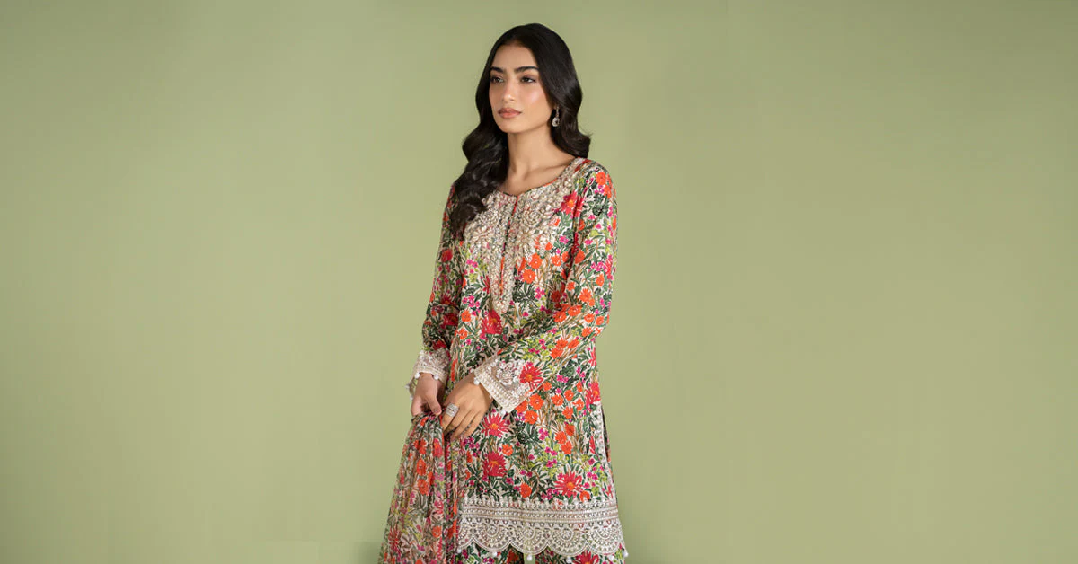 3 Piece Embroidered Lawn Suit - Image 10