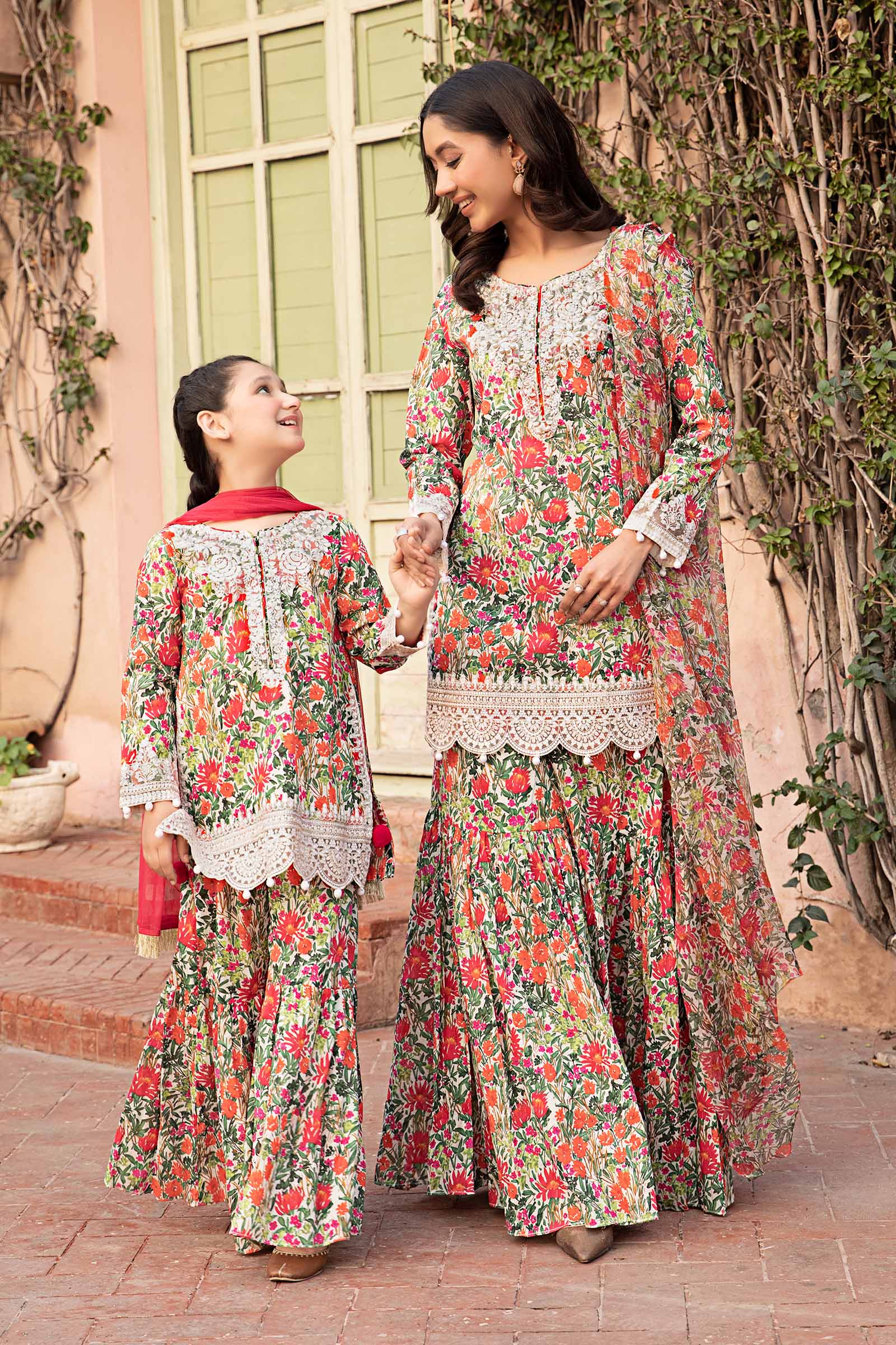 3 Piece Embroidered Lawn Suit - Image 2