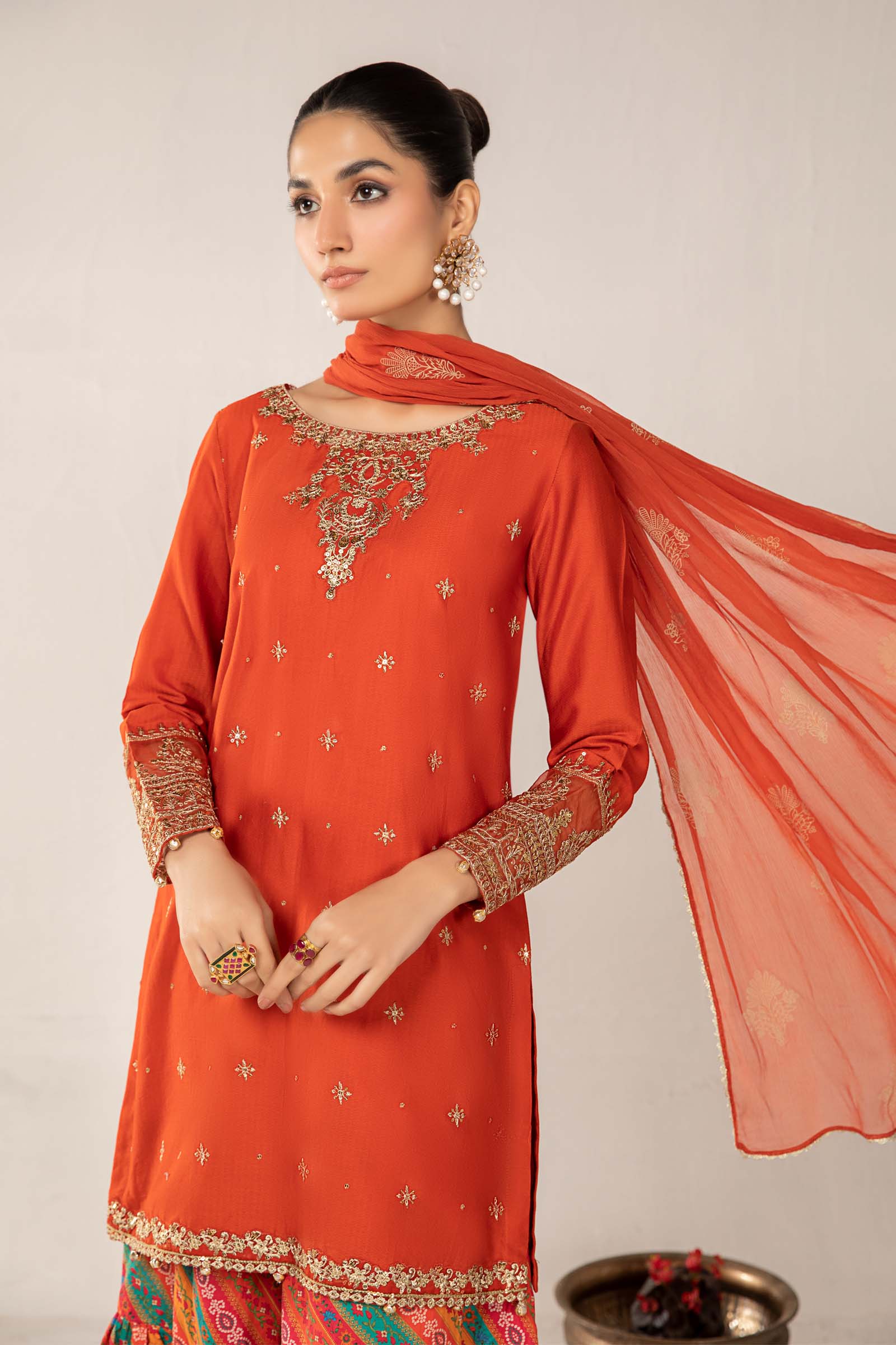 3 Piece Embroidered Lawn Suit - Image 3