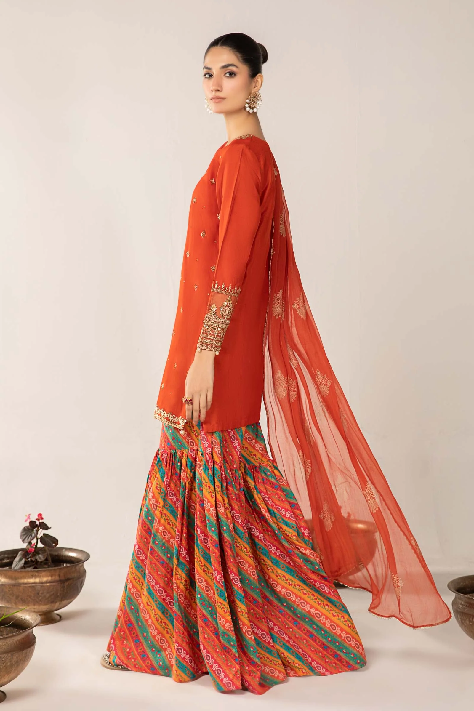 3 Piece Embroidered Lawn Suit - Image 4