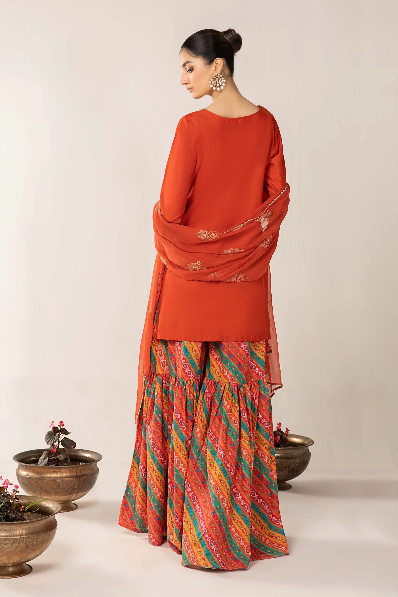 3 Piece Embroidered Lawn Suit - Image 5