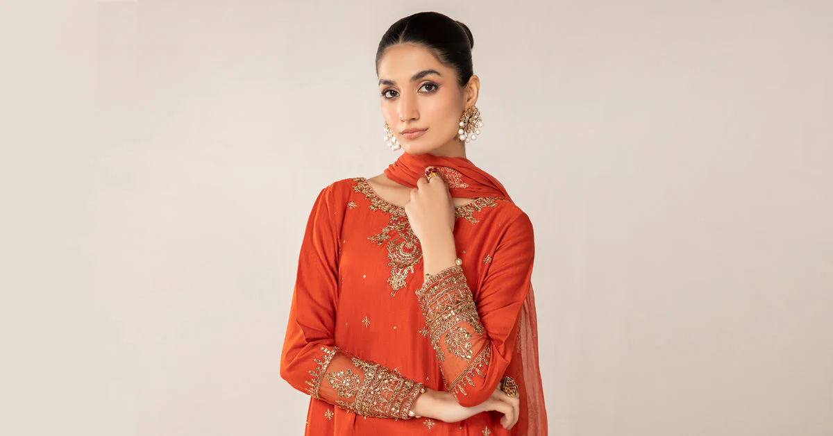 3 Piece Embroidered Lawn Suit - Image 6