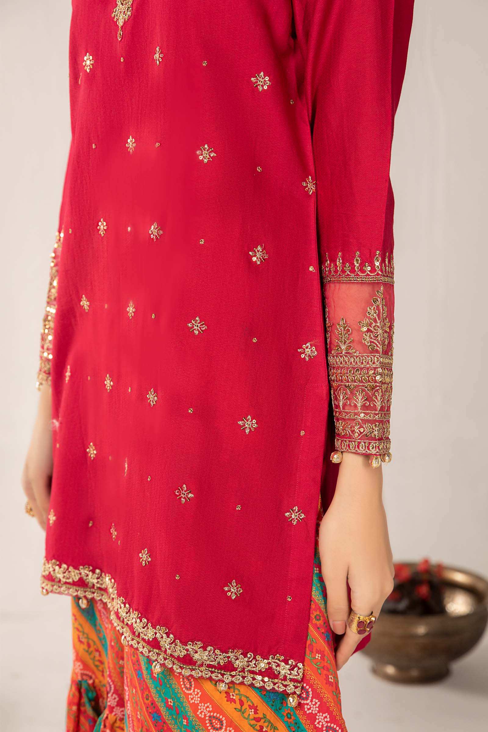 3 Piece Embroidered Lawn Suit - Image 3