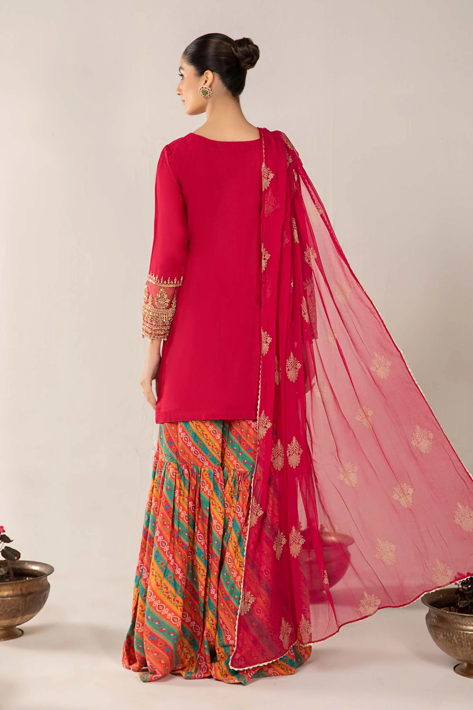 3 Piece Embroidered Lawn Suit - Image 5