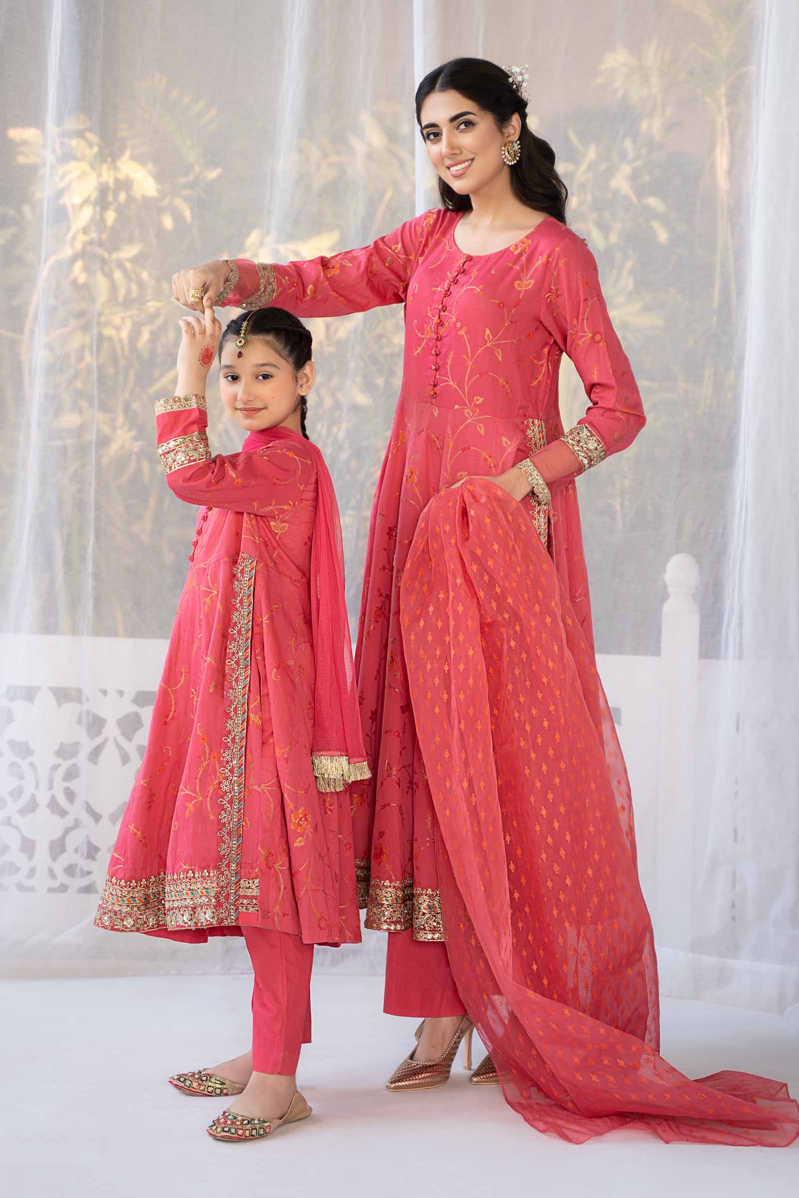 3 Piece Embroidered Jacquard Broshia Suit - Image 4