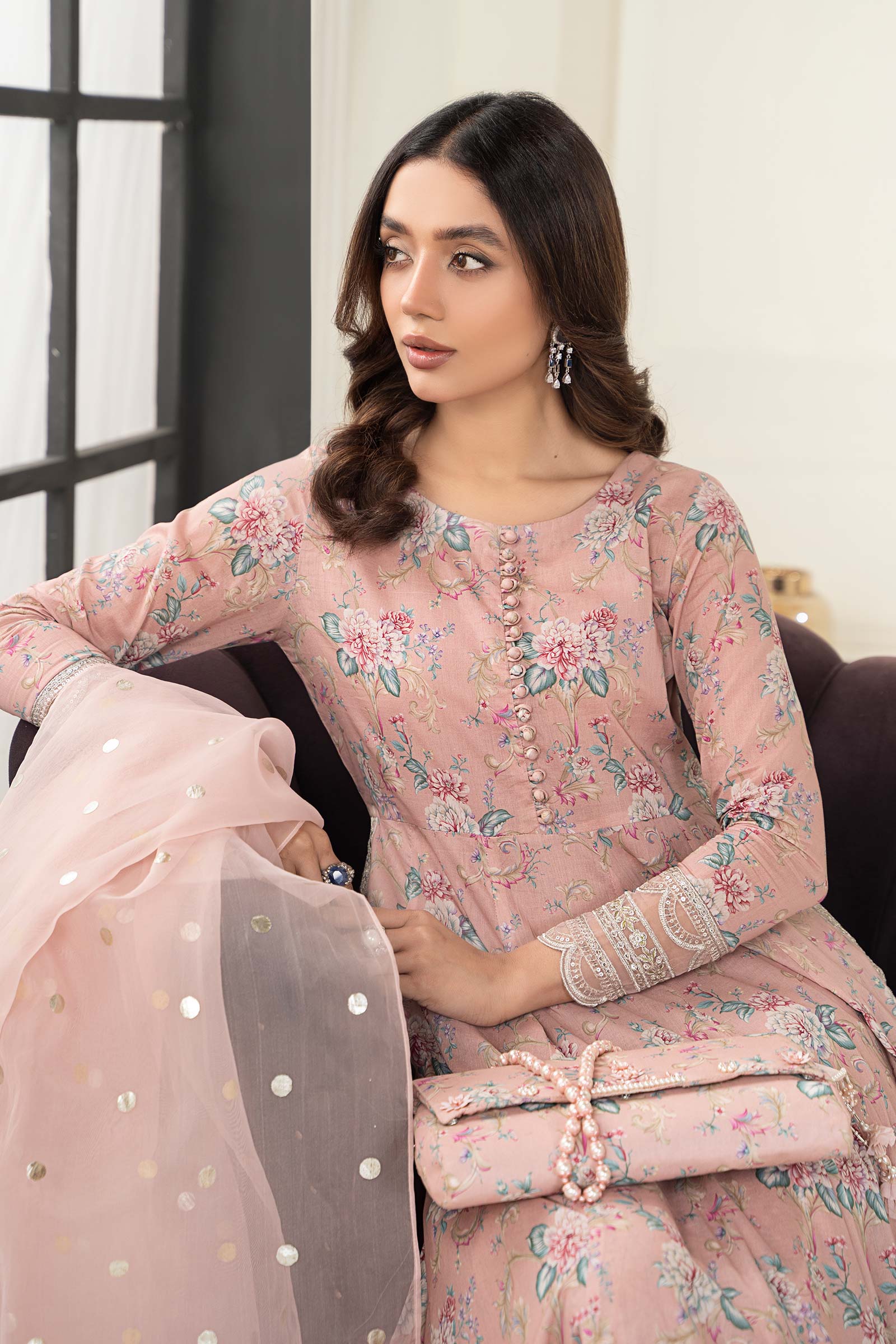 3 Piece Embroidered Lawn Suit - Image 2