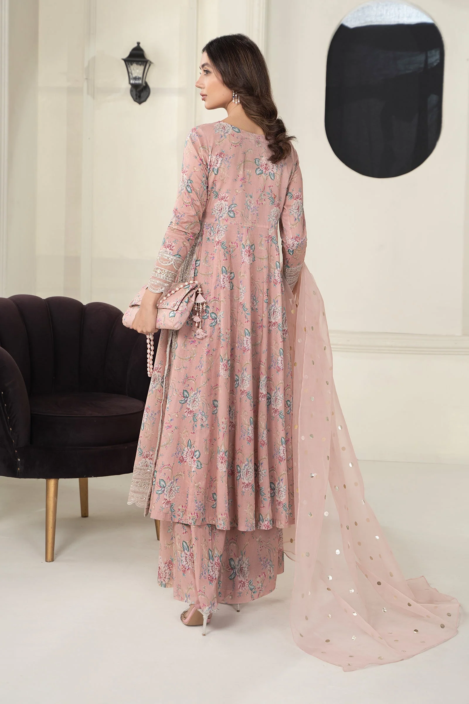 3 Piece Embroidered Lawn Suit - Image 6