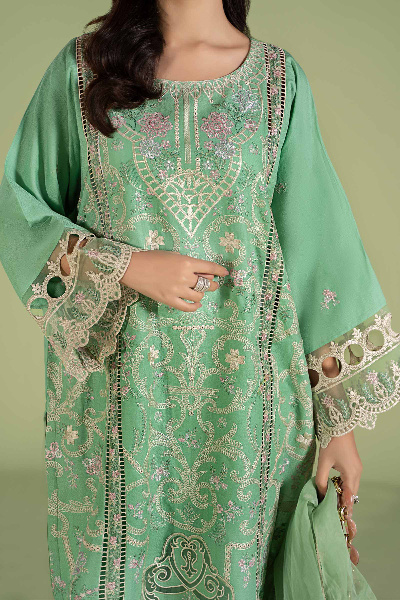 3 Piece Embroidered Lawn Suit - Image 3