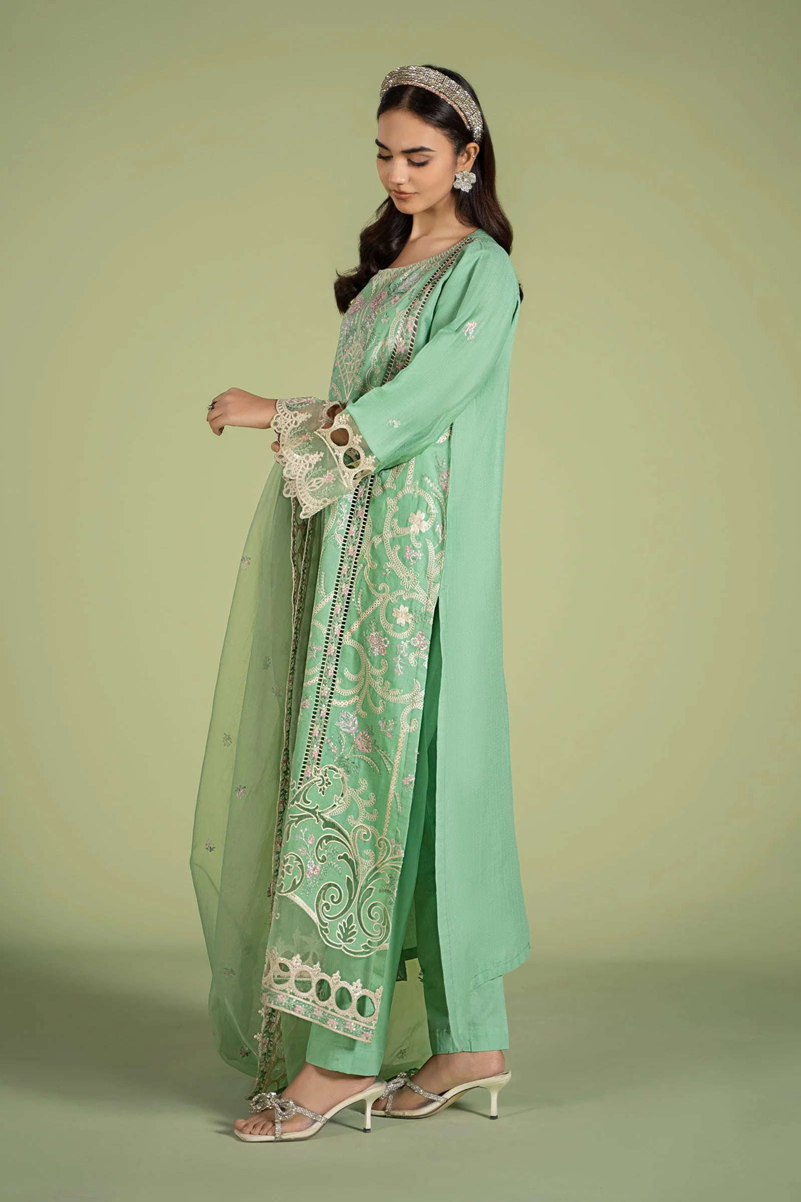 3 Piece Embroidered Lawn Suit - Image 6