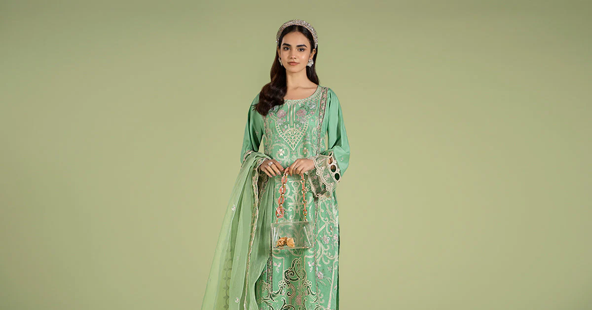 3 Piece Embroidered Lawn Suit - Image 8