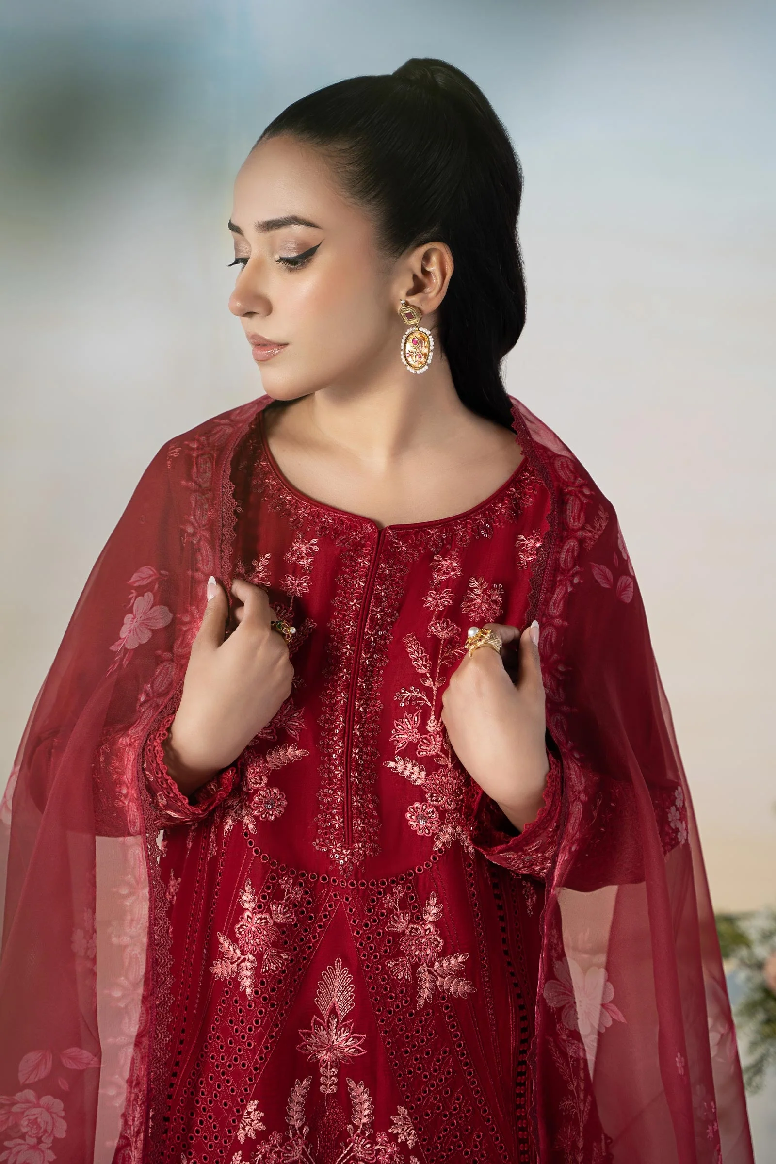 3 Piece Embroidered Lawn Suit - Image 3