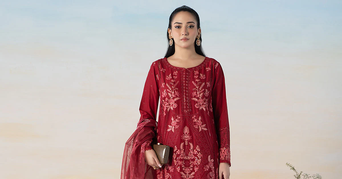 3 Piece Embroidered Lawn Suit - Image 8