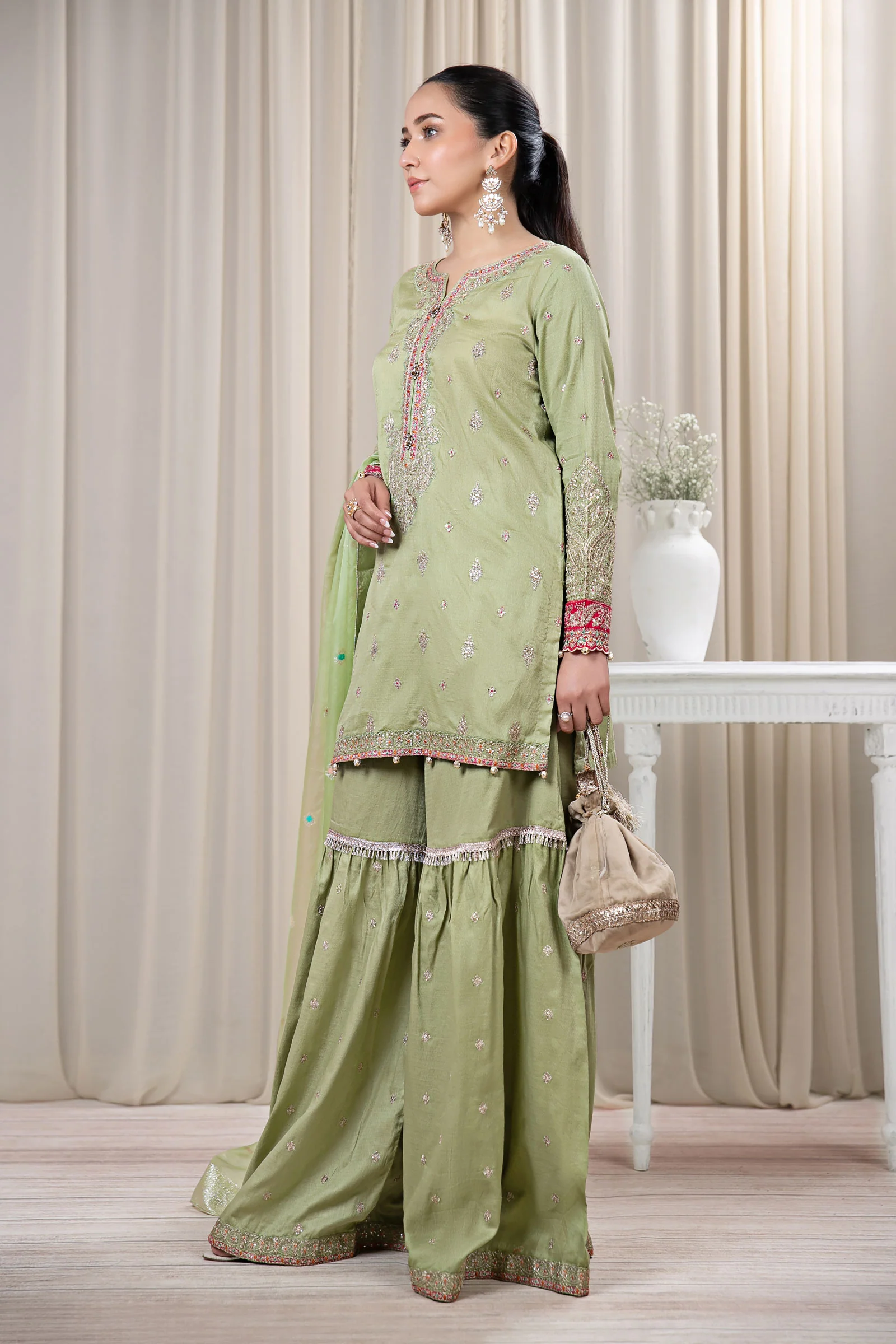 3 Piece Embroidered Lawn Suit - Image 3