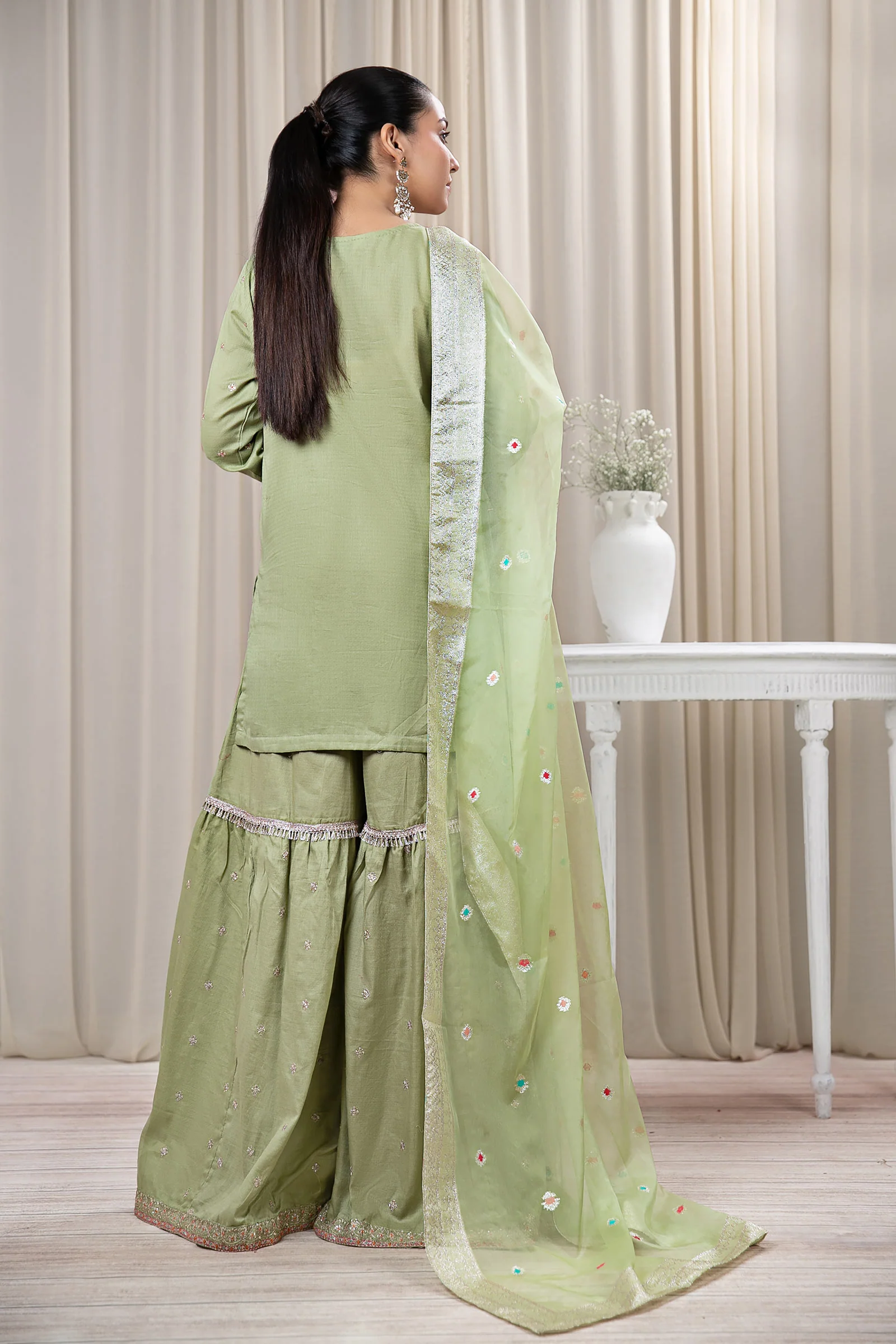 3 Piece Embroidered Lawn Suit - Image 6
