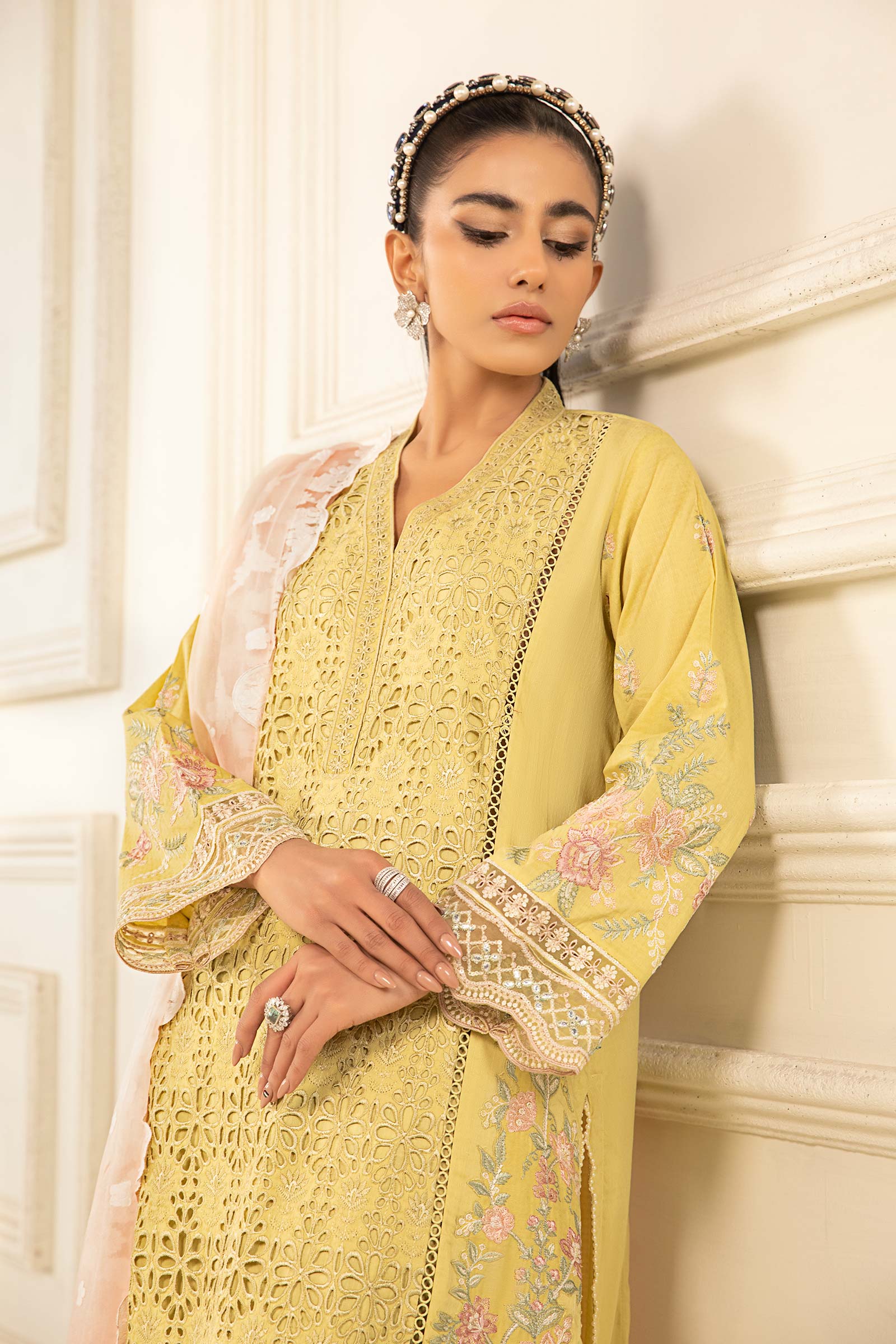 3 Piece Embroidered Lawn Suit - Image 2