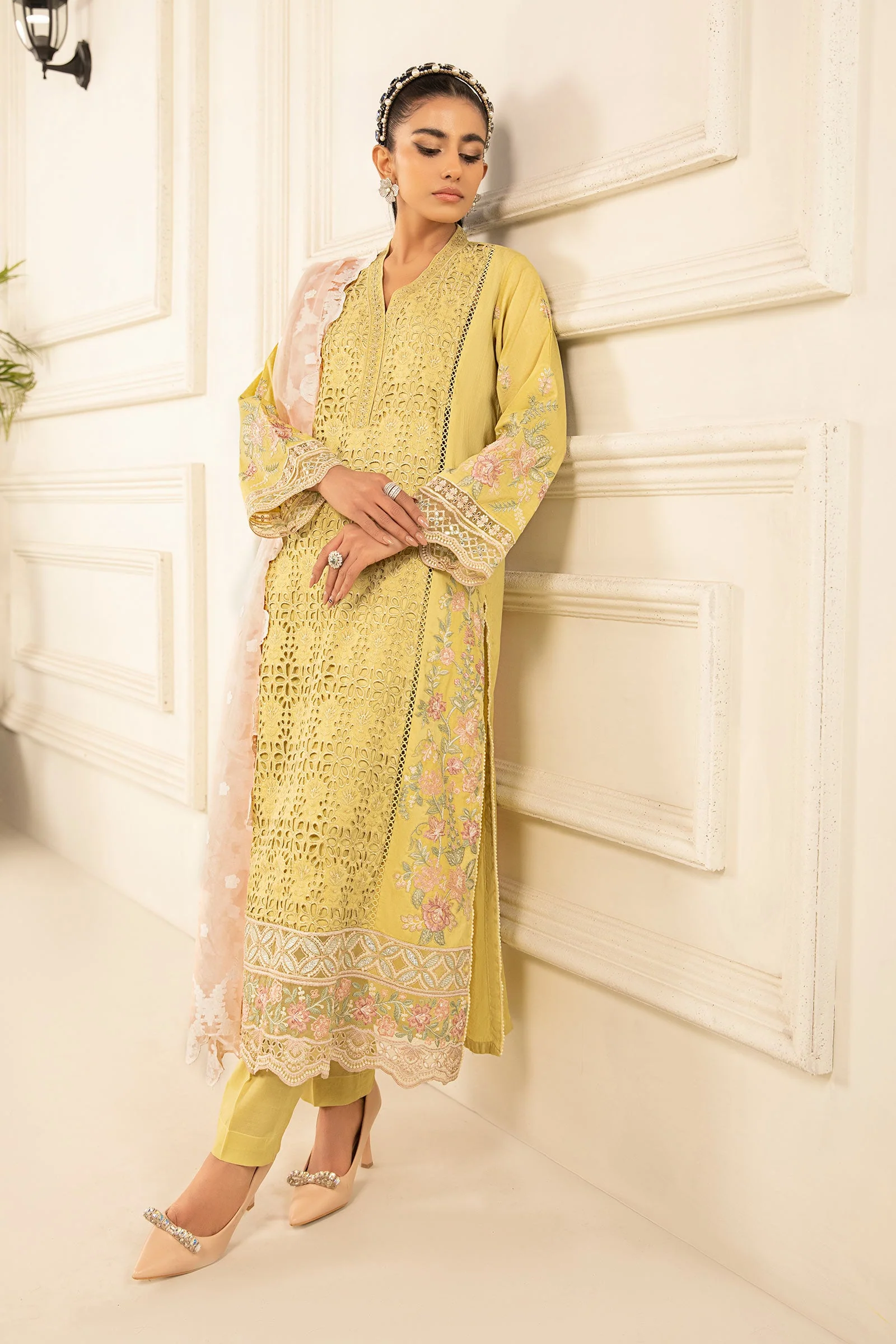 3 Piece Embroidered Lawn Suit - Image 3