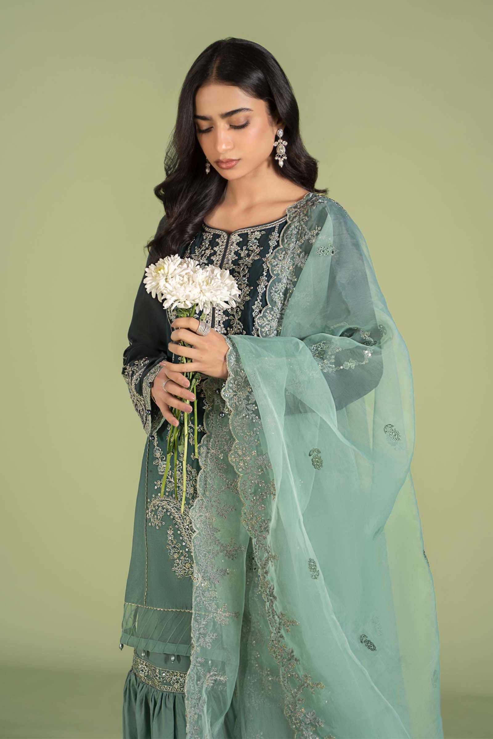 3 Piece Embroidered Lawn Suit - Image 2