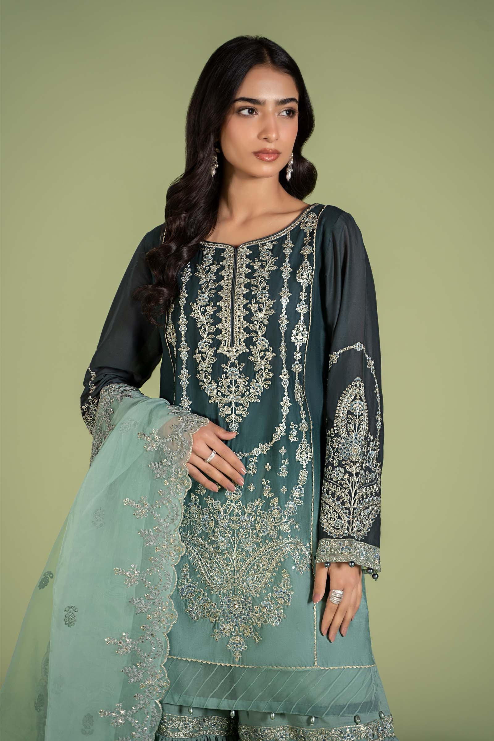 3 Piece Embroidered Lawn Suit - Image 4