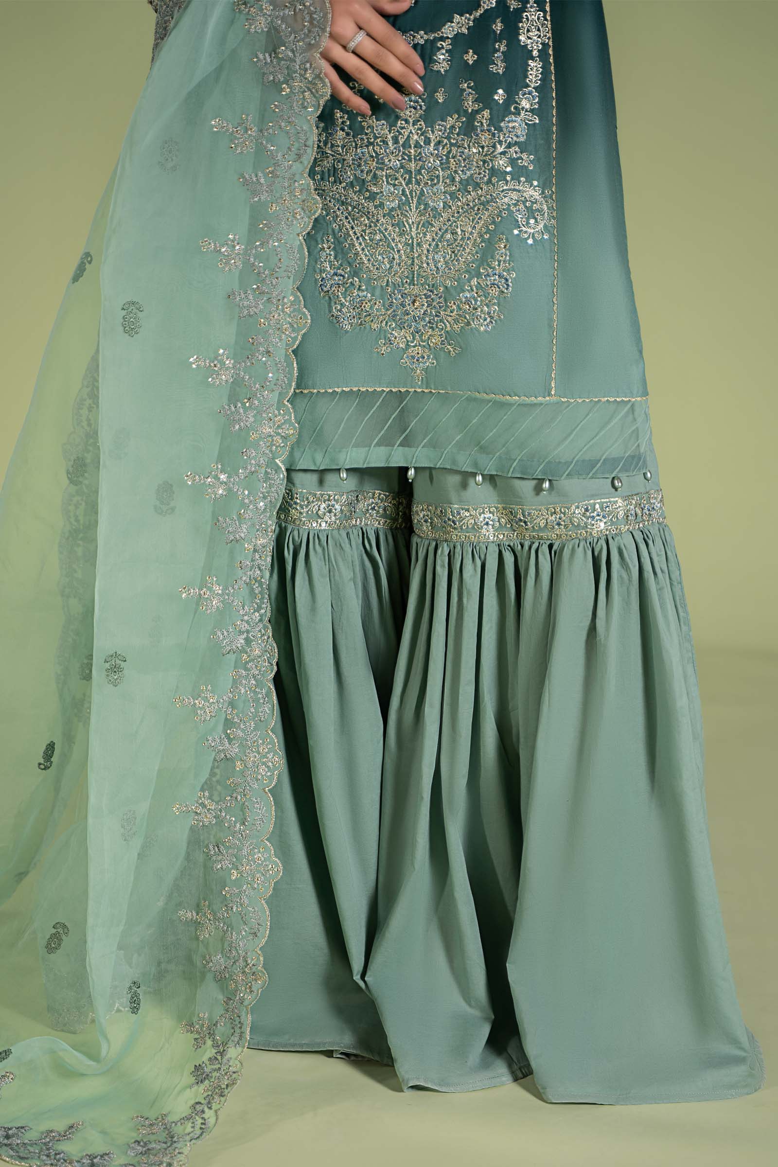 3 Piece Embroidered Lawn Suit - Image 5