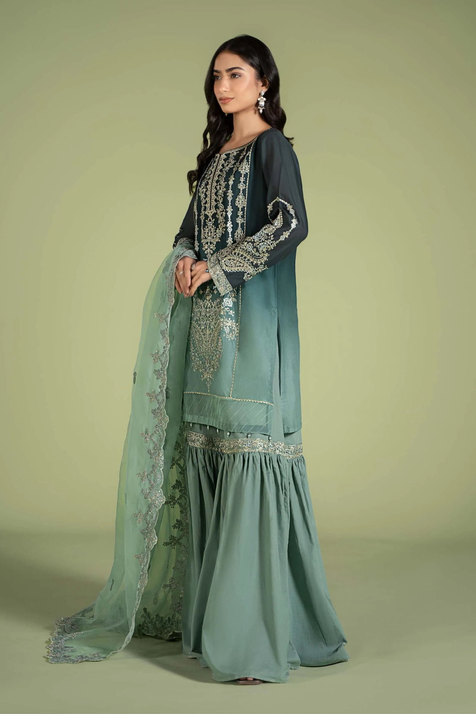 3 Piece Embroidered Lawn Suit - Image 6