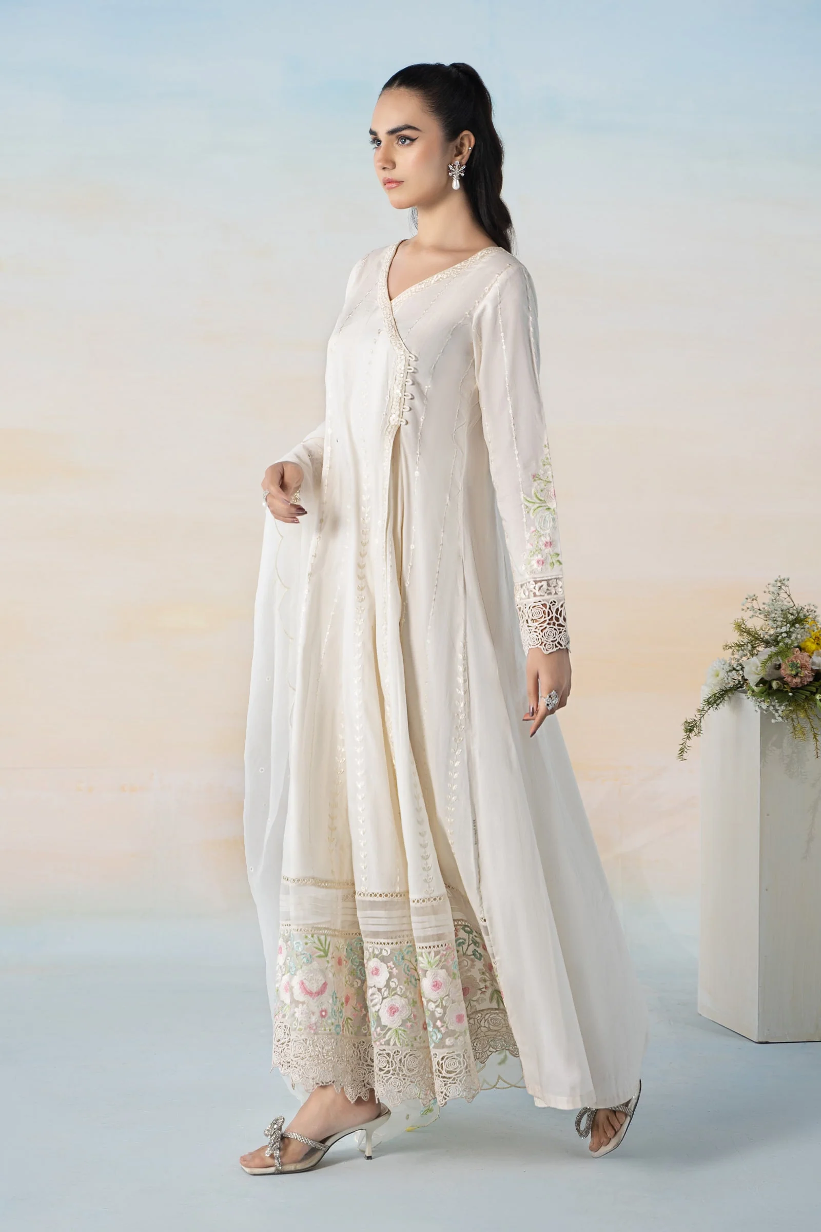 3 Piece Embroidered Lawn Suit - Image 6