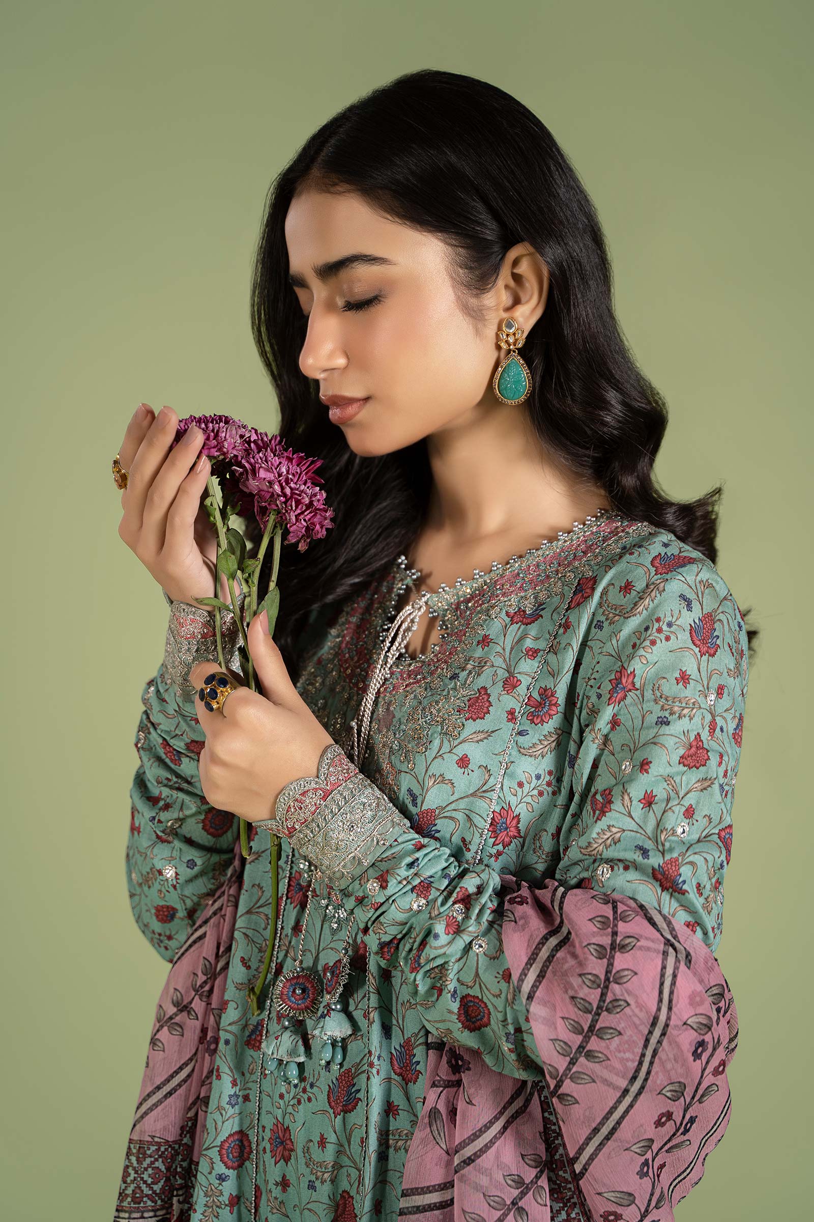 3 Piece Embroidered Lawn Suit - Image 3