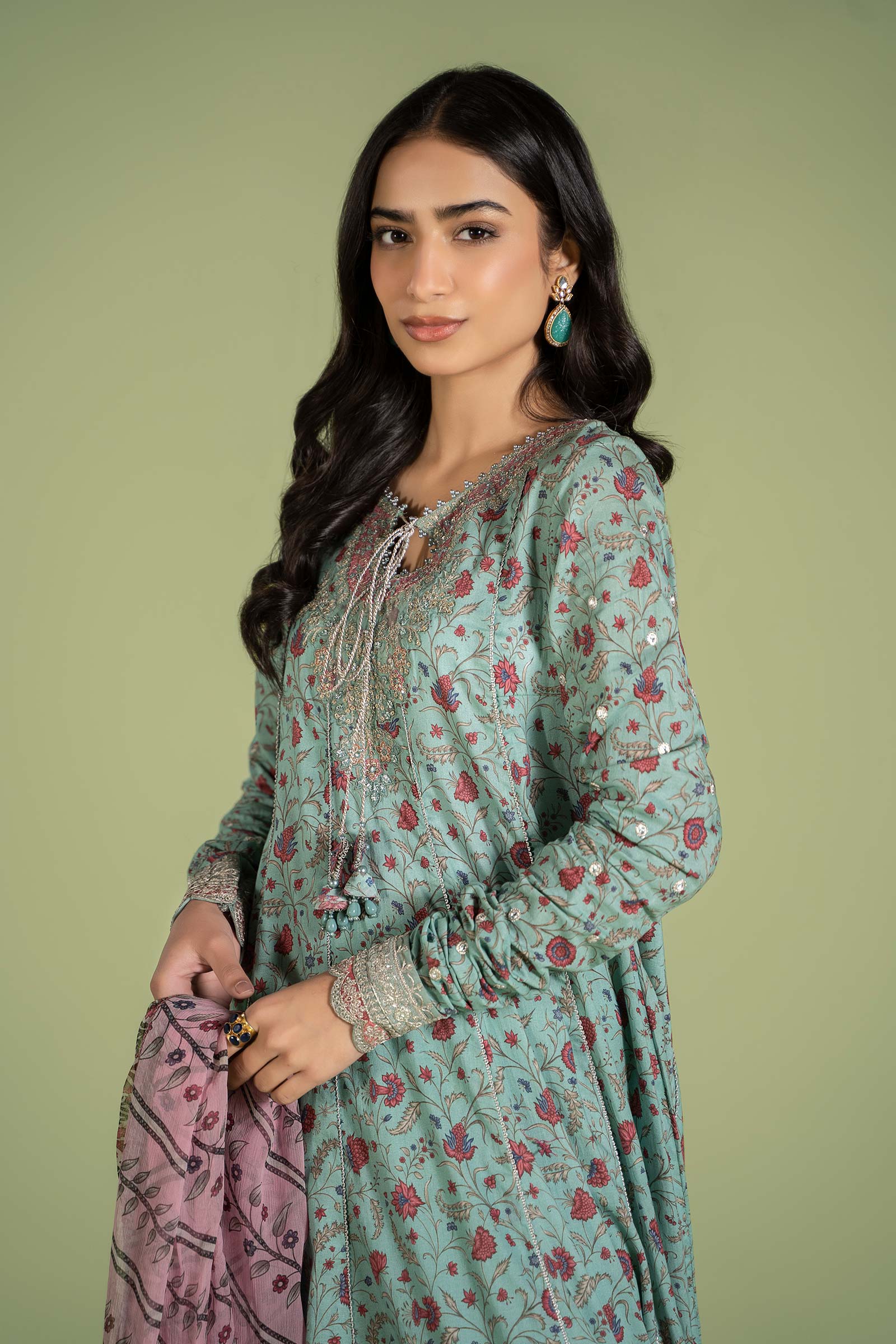 3 Piece Embroidered Lawn Suit - Image 5