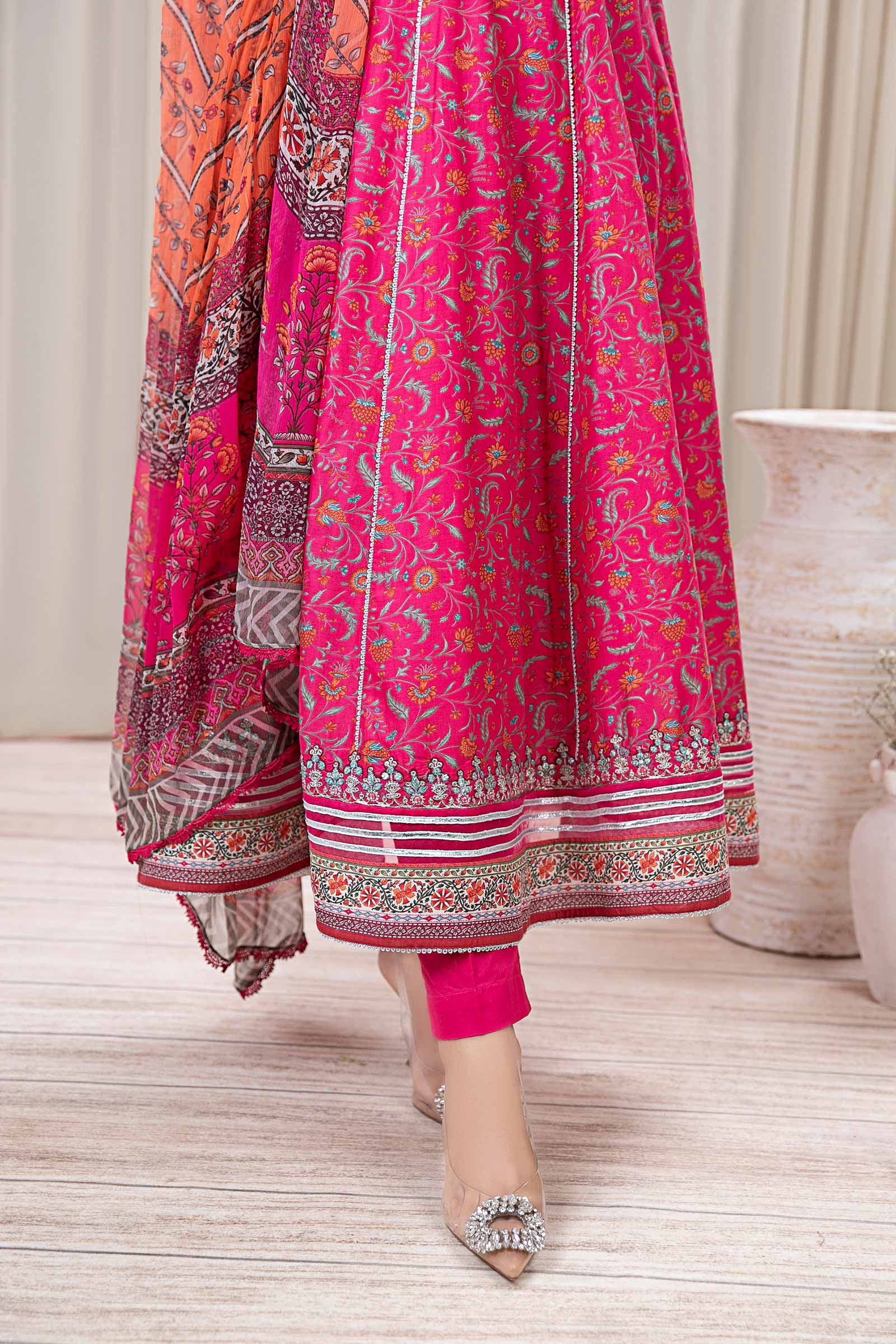 3 Piece Embroidered Lawn Suit - Image 3