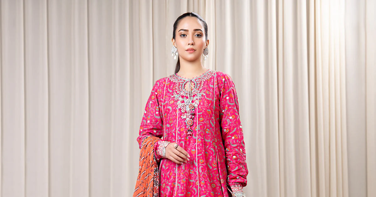 3 Piece Embroidered Lawn Suit - Image 6