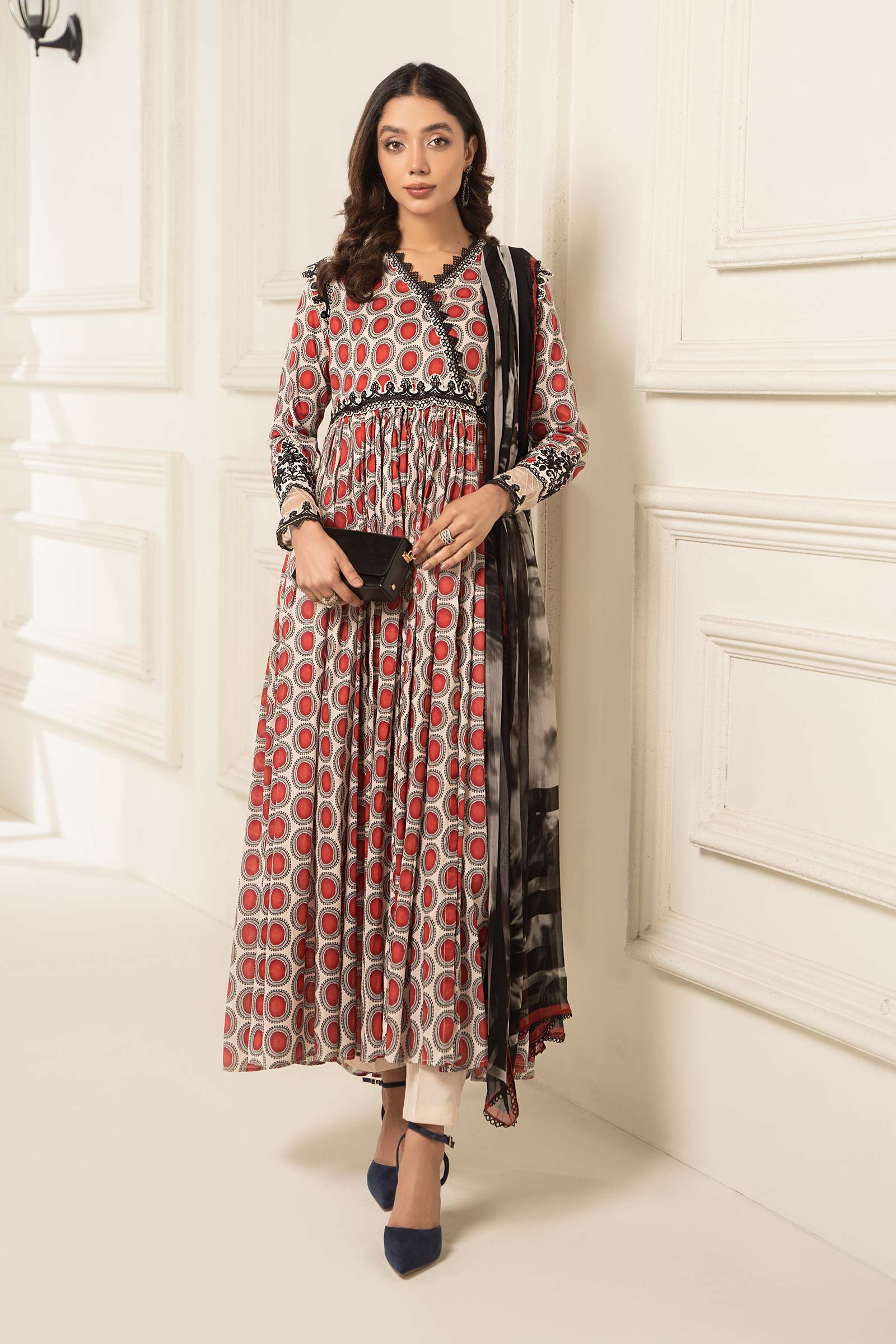 3 Piece Printed Lawn Suit - Image 3