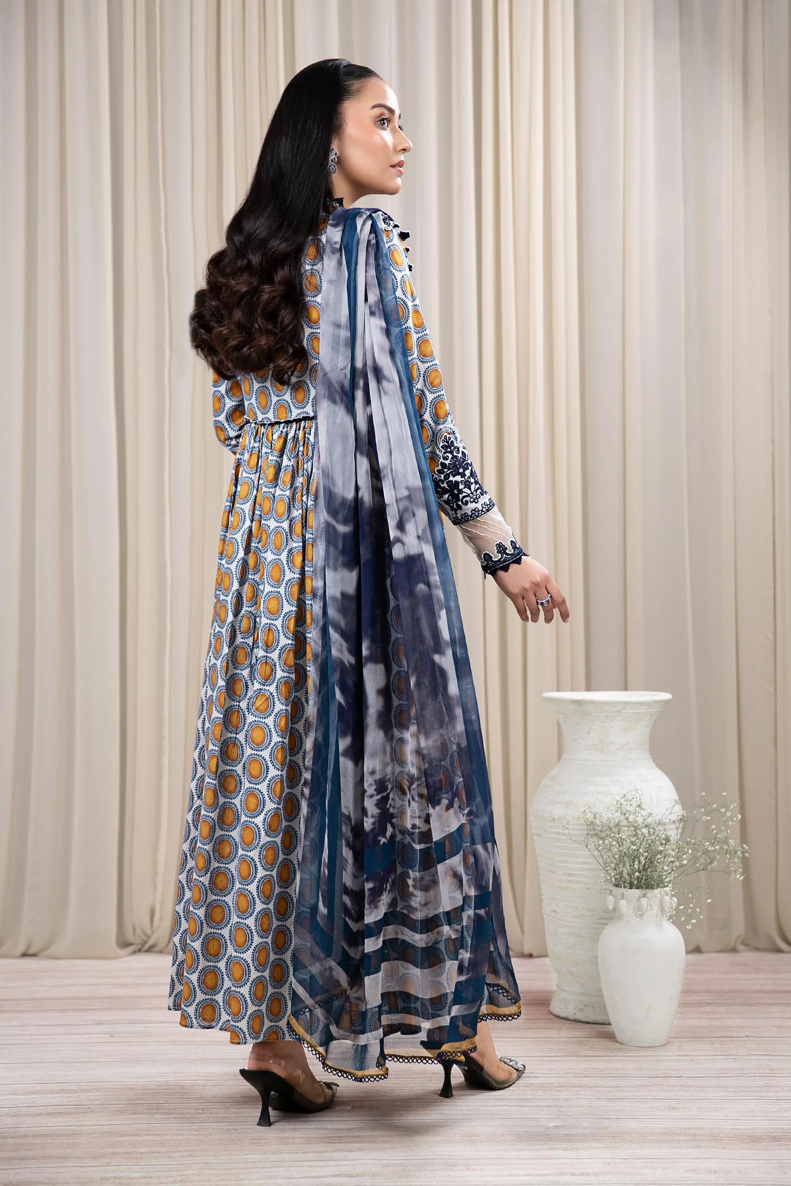3 Piece Printed Lawn Suit - Image 6