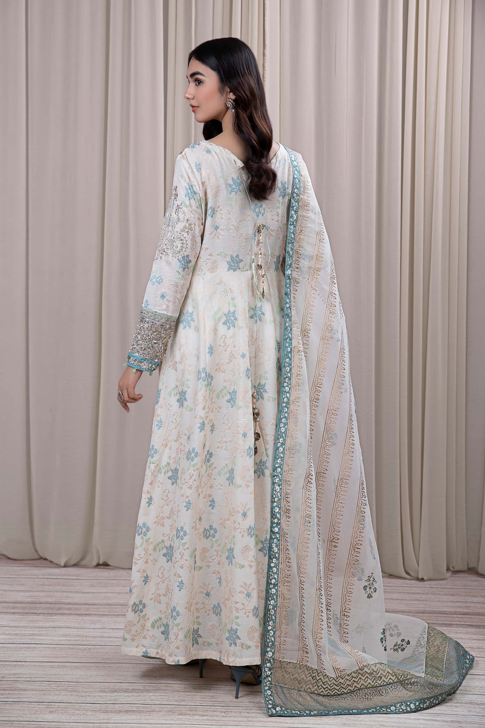 3 Piece Embroidered Jacquard Broshia Suit - Image 10
