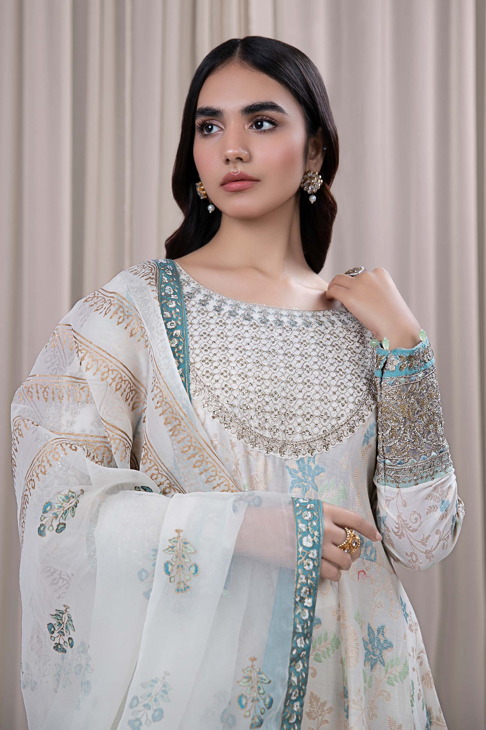 3 Piece Embroidered Jacquard Broshia Suit - Image 4