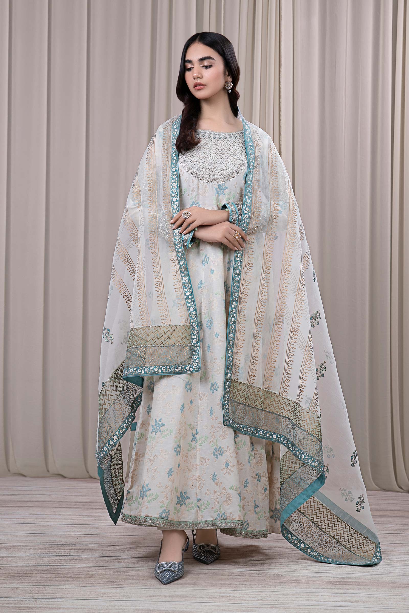 3 Piece Embroidered Jacquard Broshia Suit - Image 7